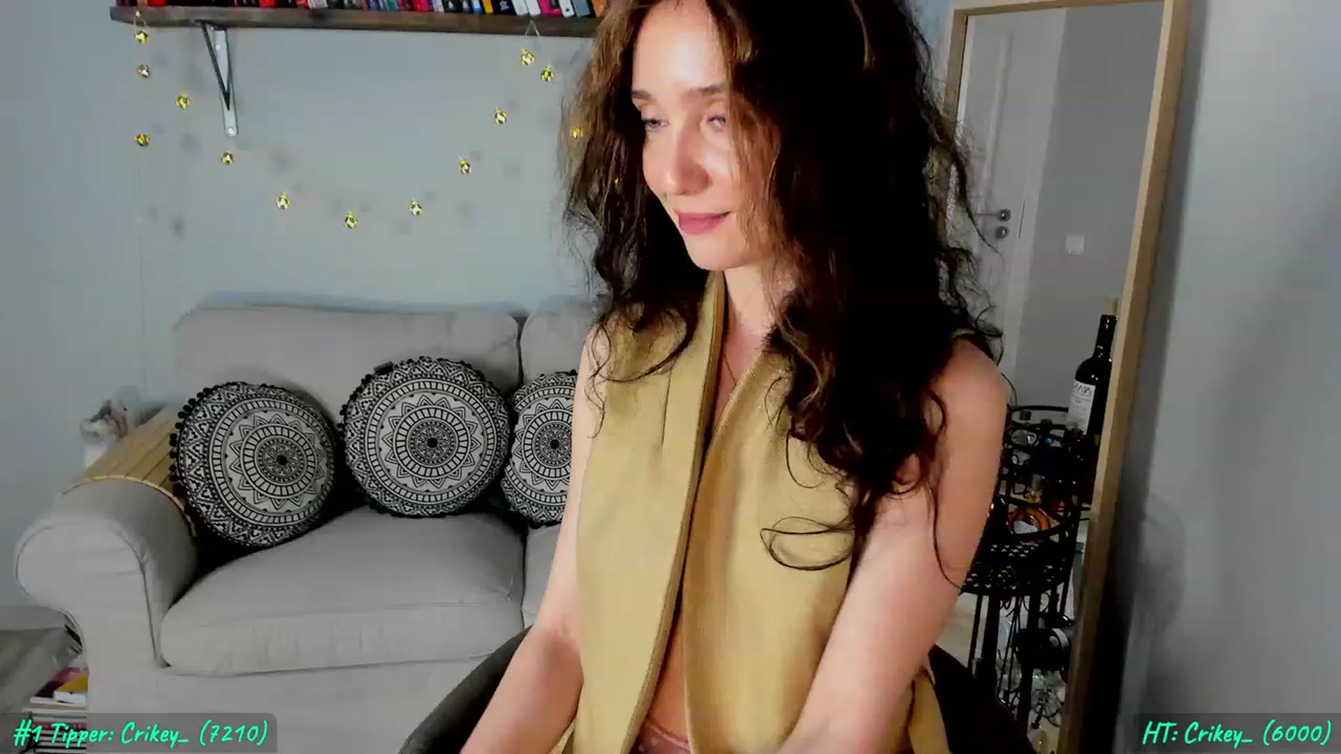 Gallery image thumbnail from FoxyLarysa's myfreecams stream on, 03/24/2023, 19:41 image 4 of 20