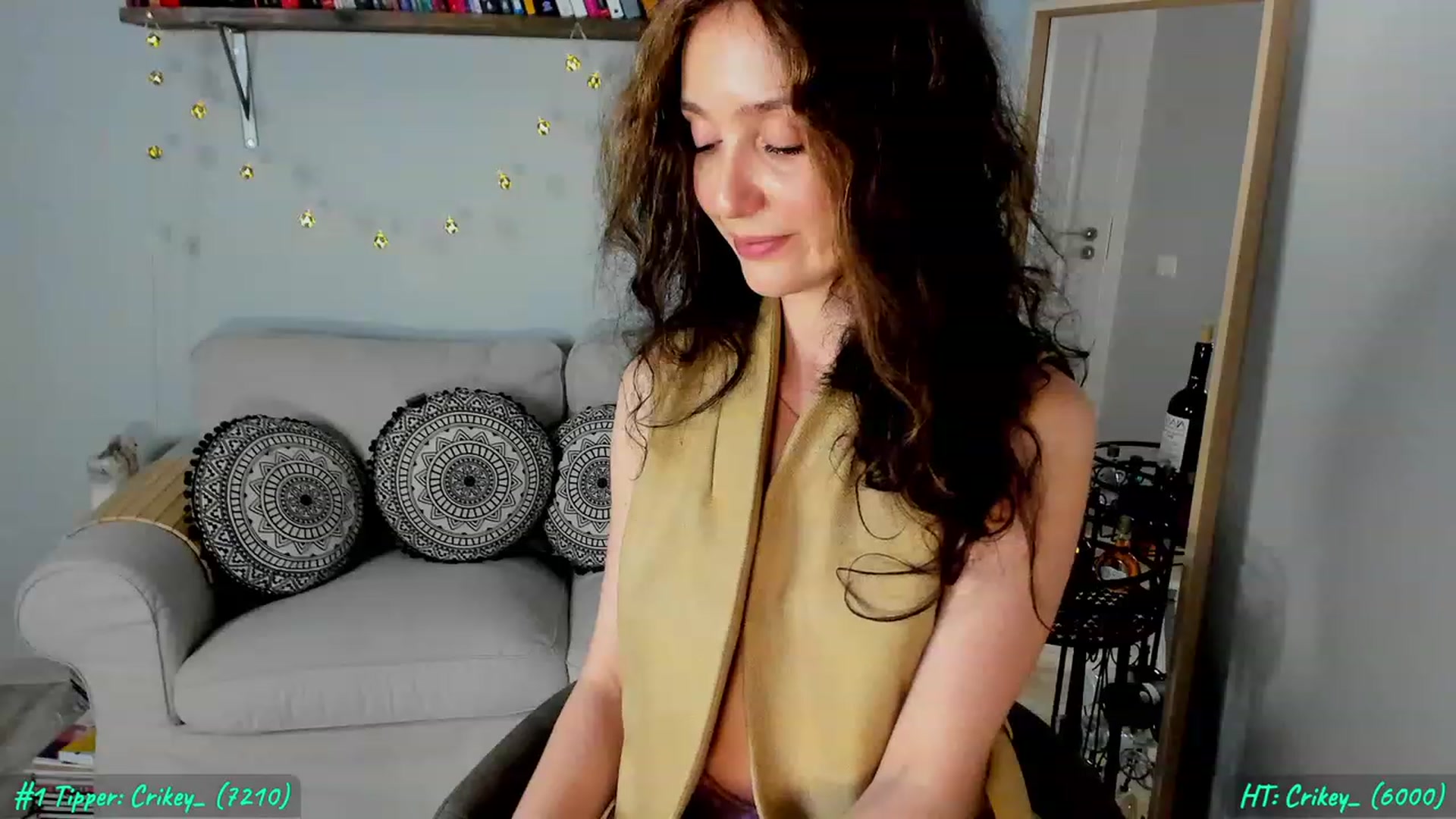 Gallery image thumbnail from FoxyLarysa's myfreecams stream on, 03/24/2023, 19:41 image 13 of 20