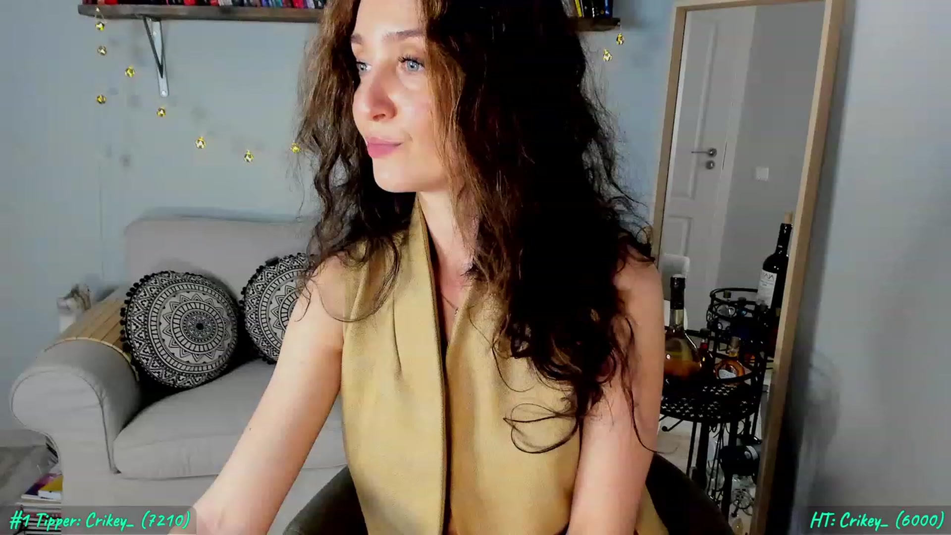 Gallery image thumbnail from FoxyLarysa's myfreecams stream on, 03/24/2023, 19:41 image 10 of 20