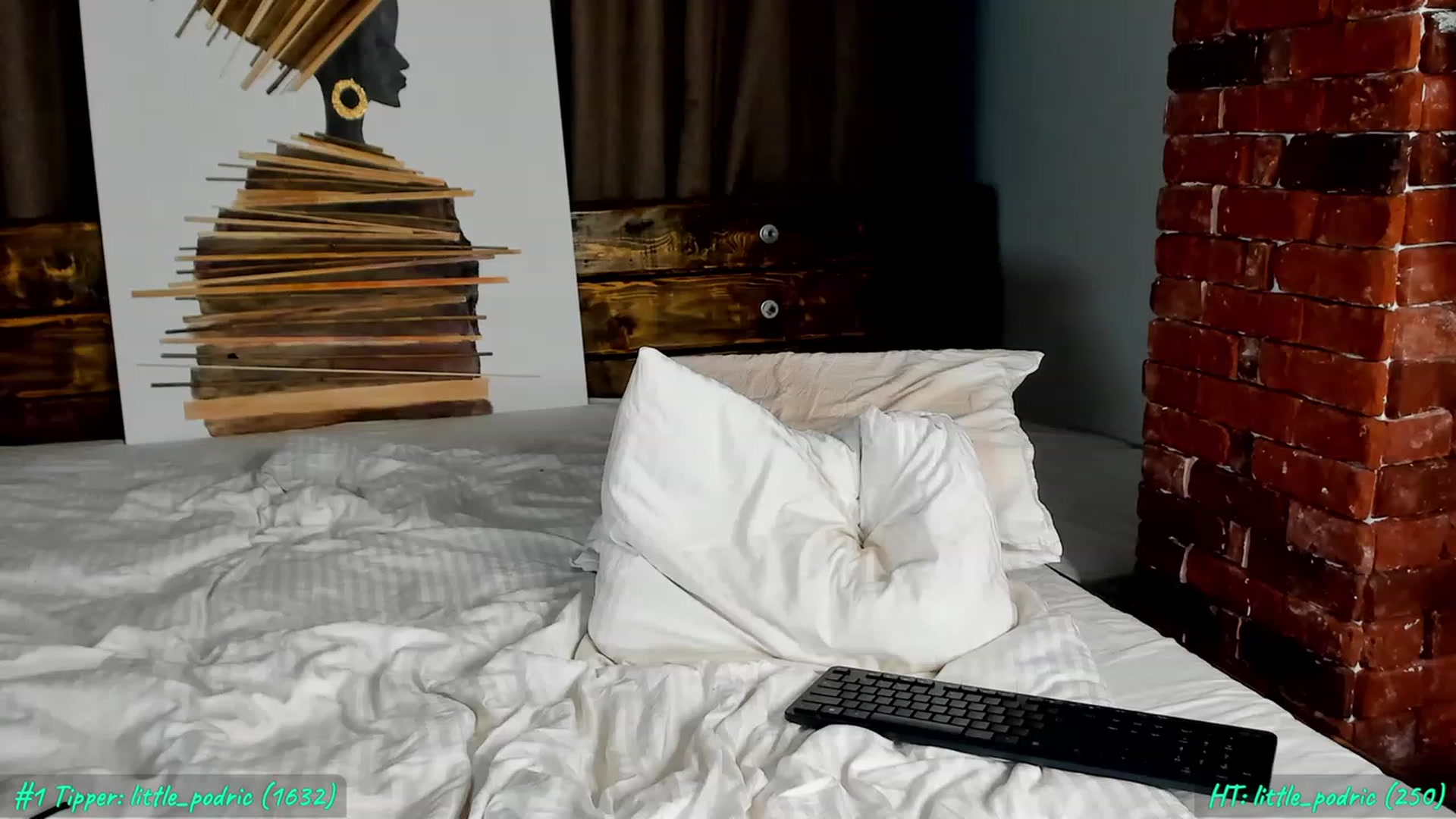 Gallery image thumbnail from FoxyLarysa's myfreecams stream on, 03/26/2023, 20:00 image 17 of 20