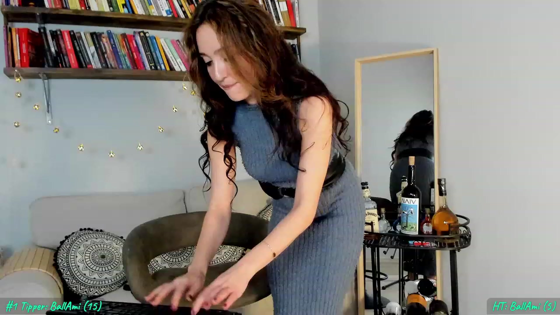 Gallery image thumbnail from FoxyLarysa's myfreecams stream on, 04/08/2023, 16:55 image 7 of 20