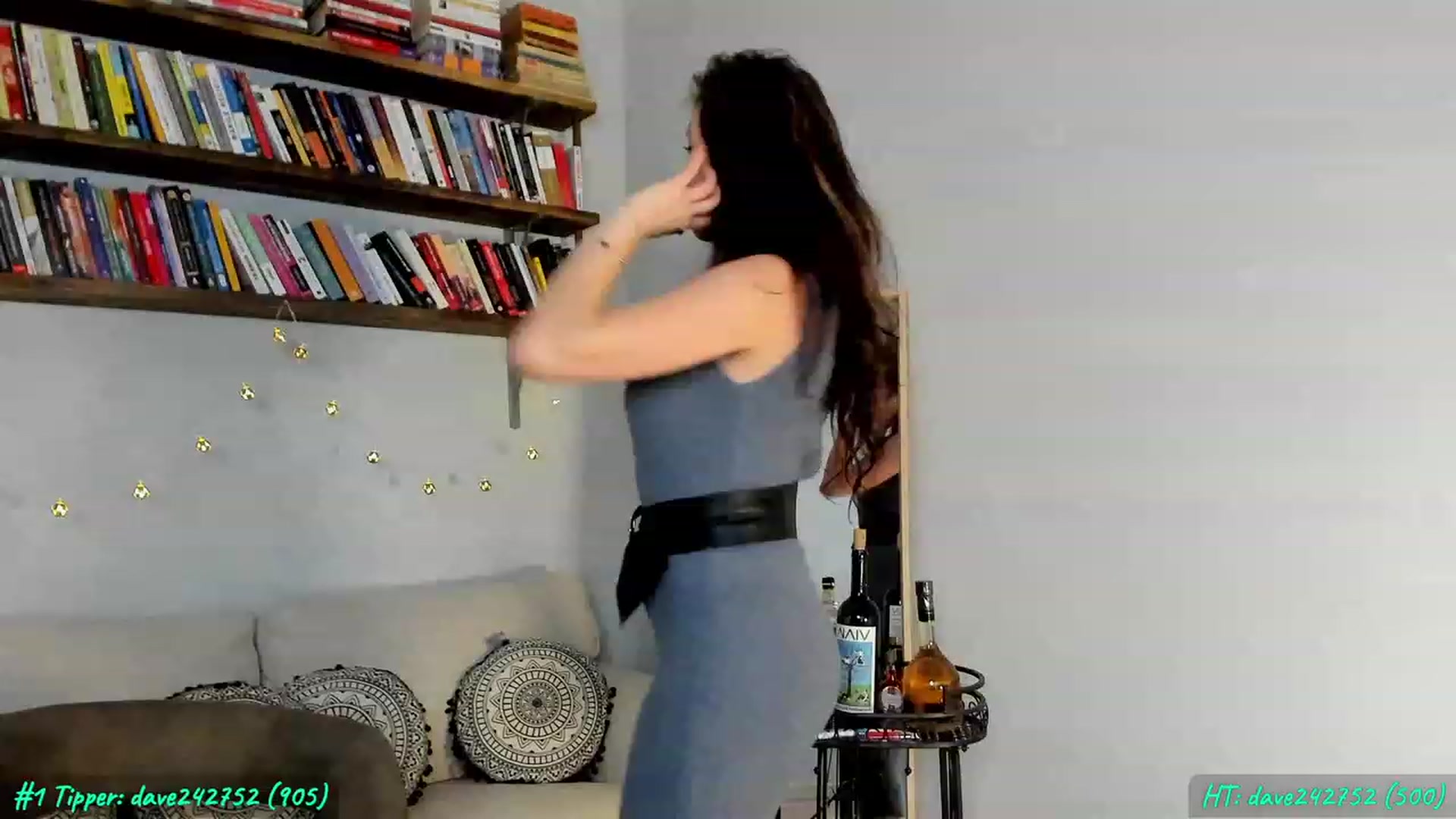 Gallery image thumbnail from FoxyLarysa's myfreecams stream on, 04/08/2023, 21:19 image 5 of 20