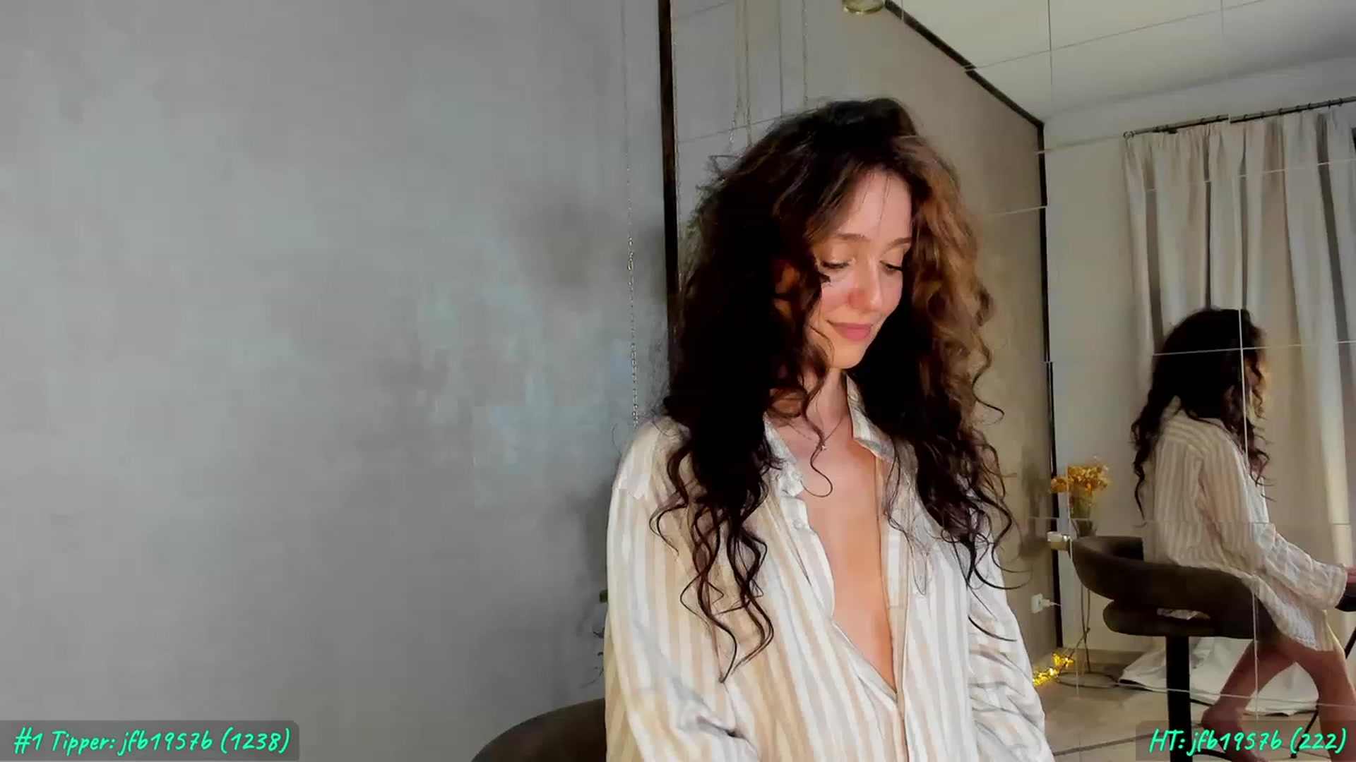 Gallery image thumbnail from FoxyLarysa's myfreecams stream on, 04/28/2023, 24:27 image 1 of 20