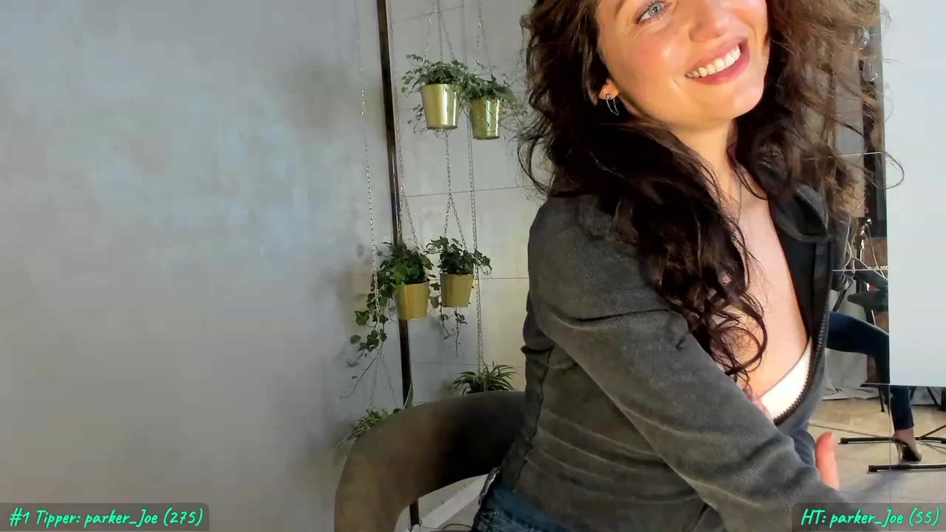 Gallery image thumbnail from FoxyLarysa's myfreecams stream on, 04/30/2023, 22:11 image 7 of 20