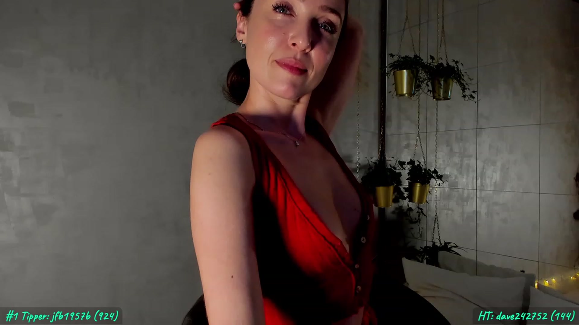 Gallery image thumbnail from FoxyLarysa's myfreecams stream on, 05/10/2023, 24:28 image 12 of 20