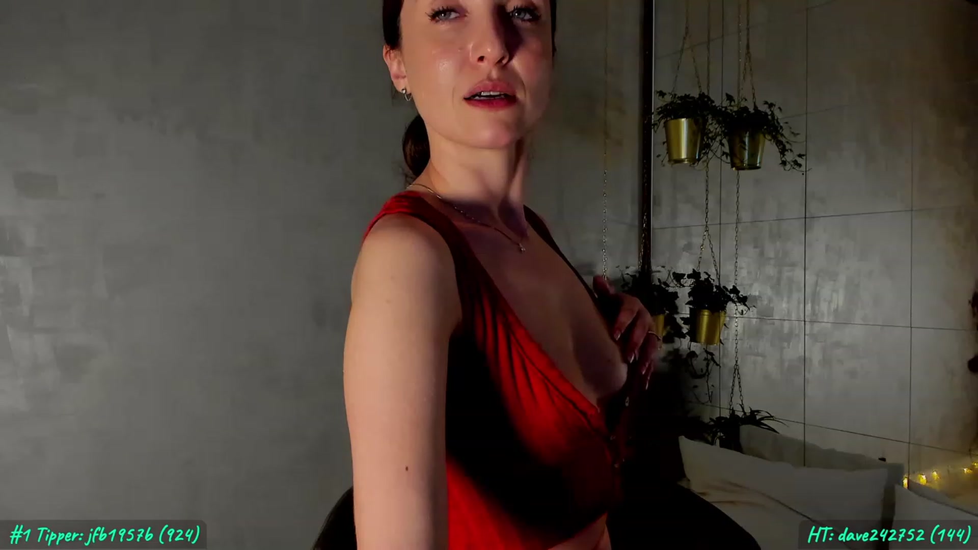 Gallery image thumbnail from FoxyLarysa's myfreecams stream on, 05/10/2023, 24:28 image 10 of 20
