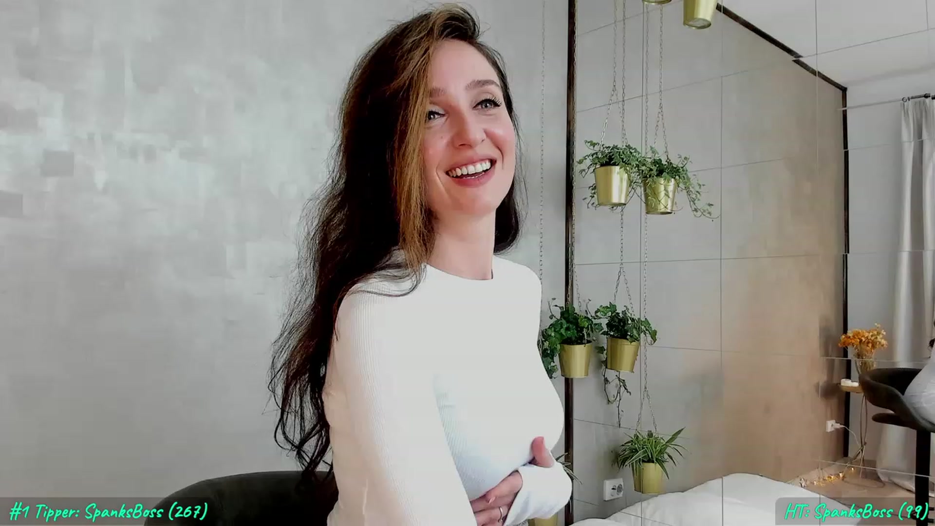 Gallery image thumbnail from FoxyLarysa's myfreecams stream on, 05/12/2023, 22:52 image 16 of 20