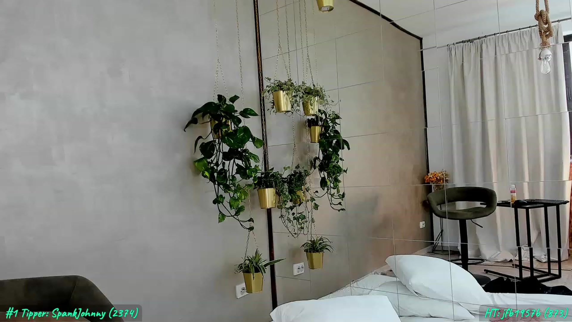 Gallery image thumbnail from FoxyLarysa's myfreecams stream on, 06/19/2023, 06:34 image 17 of 20