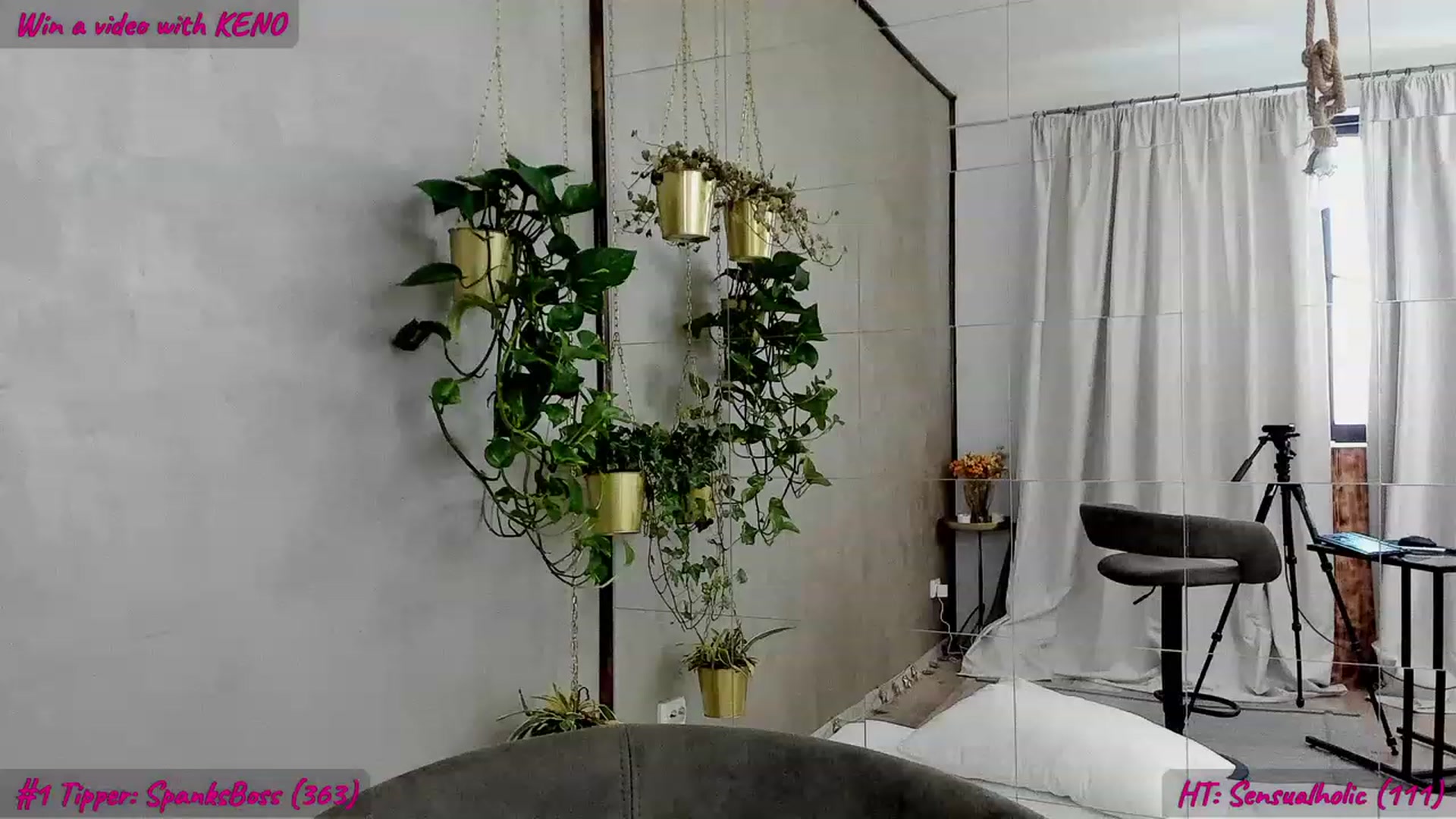 Gallery image thumbnail from FoxyLarysa's myfreecams stream on, 07/04/2023, 06:11 image 12 of 20