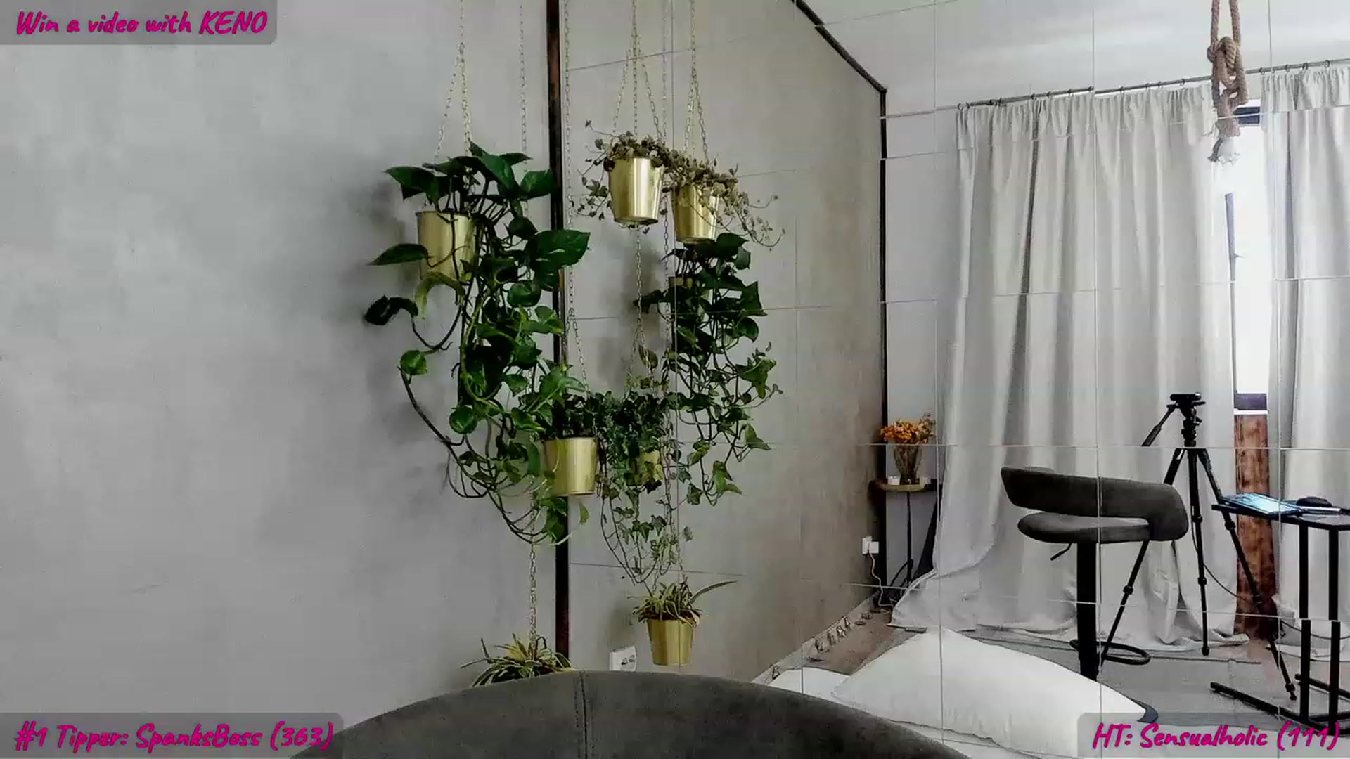 Gallery image thumbnail from FoxyLarysa's myfreecams stream on, 07/04/2023, 06:11 image 10 of 20