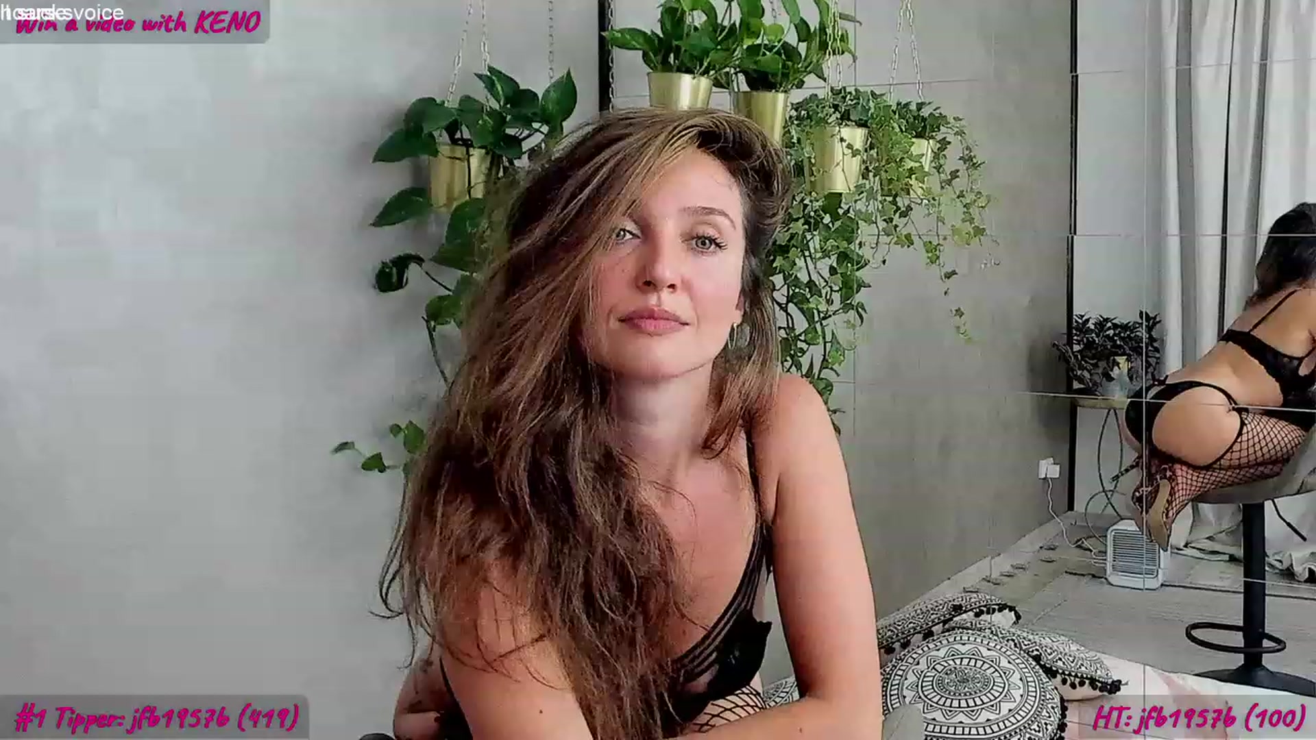 Gallery image thumbnail from FoxyLarysa's myfreecams stream on, 08/08/2023, 21:27 image 14 of 20