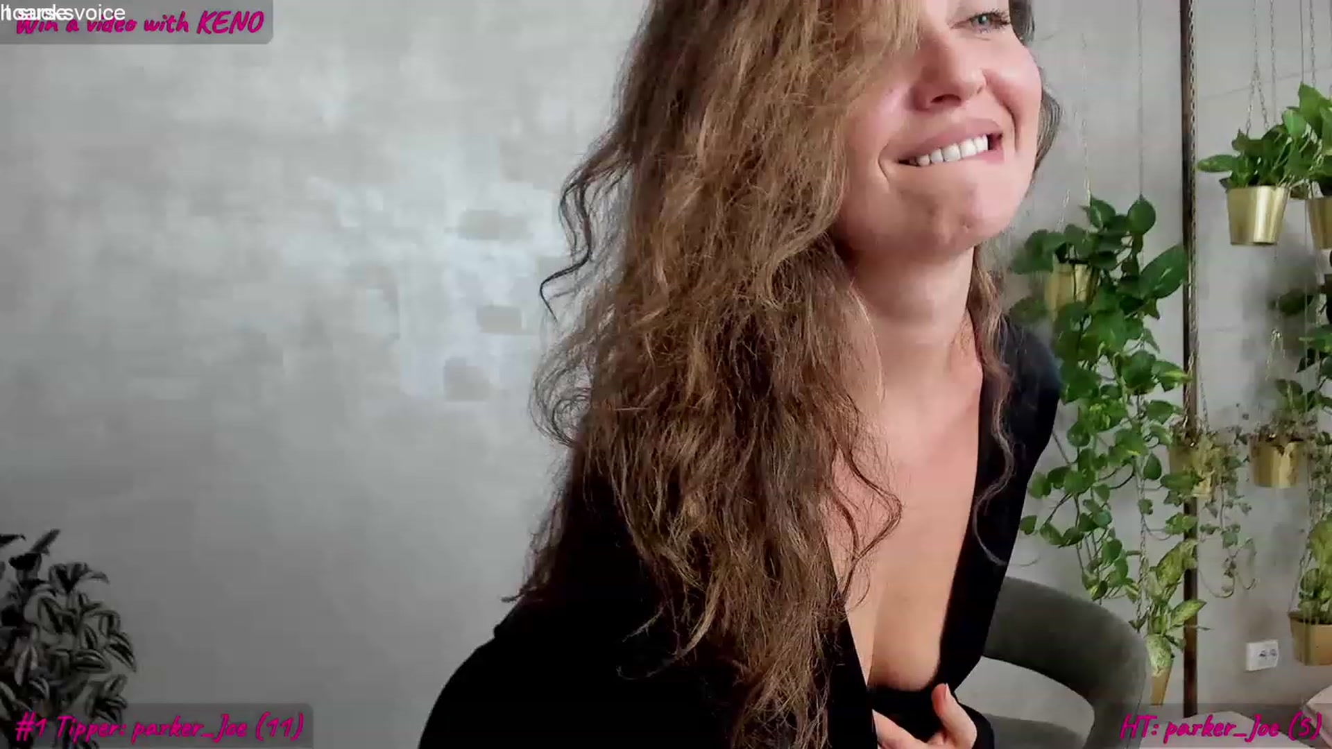 Gallery image thumbnail from FoxyLarysa's myfreecams stream on, 08/16/2023, 20:03 image 17 of 20