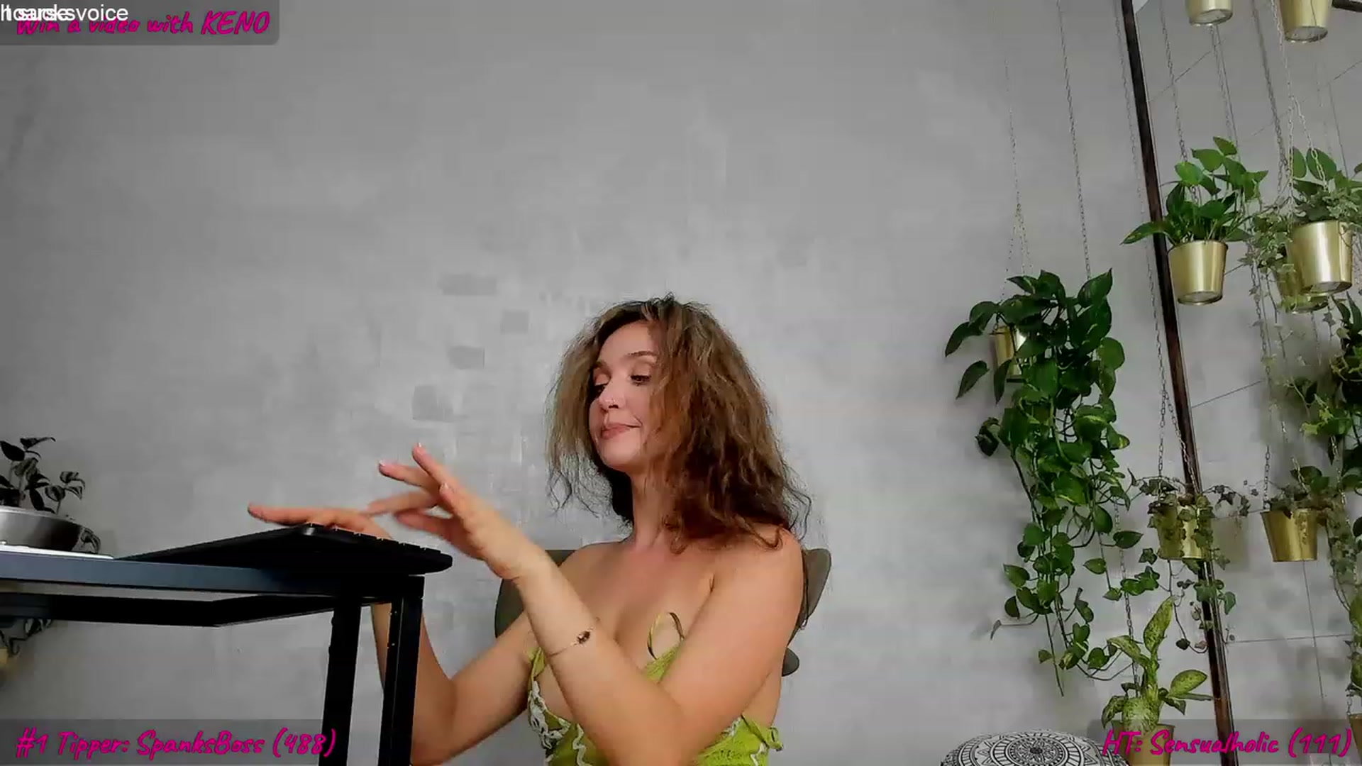 Gallery image thumbnail from FoxyLarysa's myfreecams stream on, 08/26/2023, 24:03 image 16 of 20
