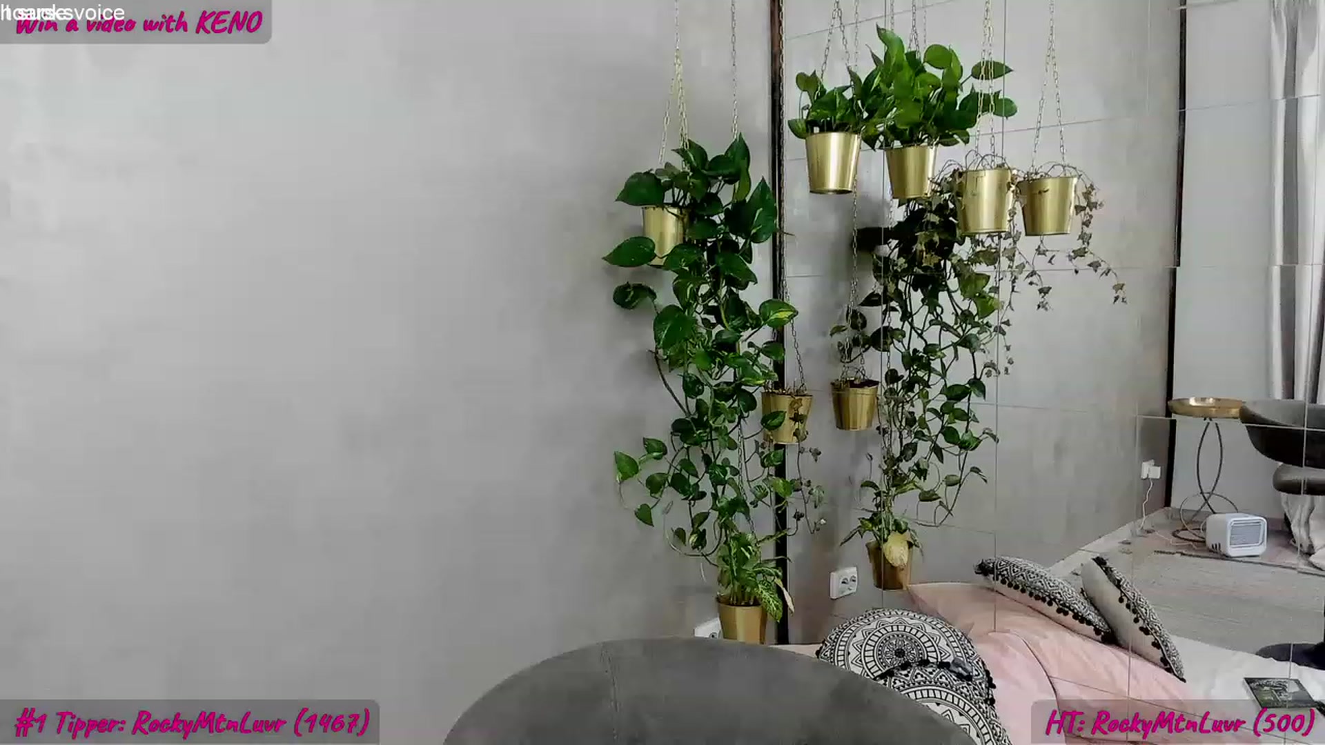 Gallery image thumbnail from FoxyLarysa's myfreecams stream on, 09/28/2023, 24:05 image 8 of 20