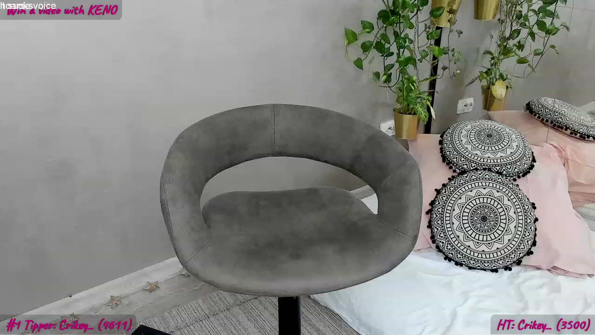 Gallery image thumbnail from FoxyLarysa's myfreecams stream on, 09/28/2023, 24:05 image 19 of 20
