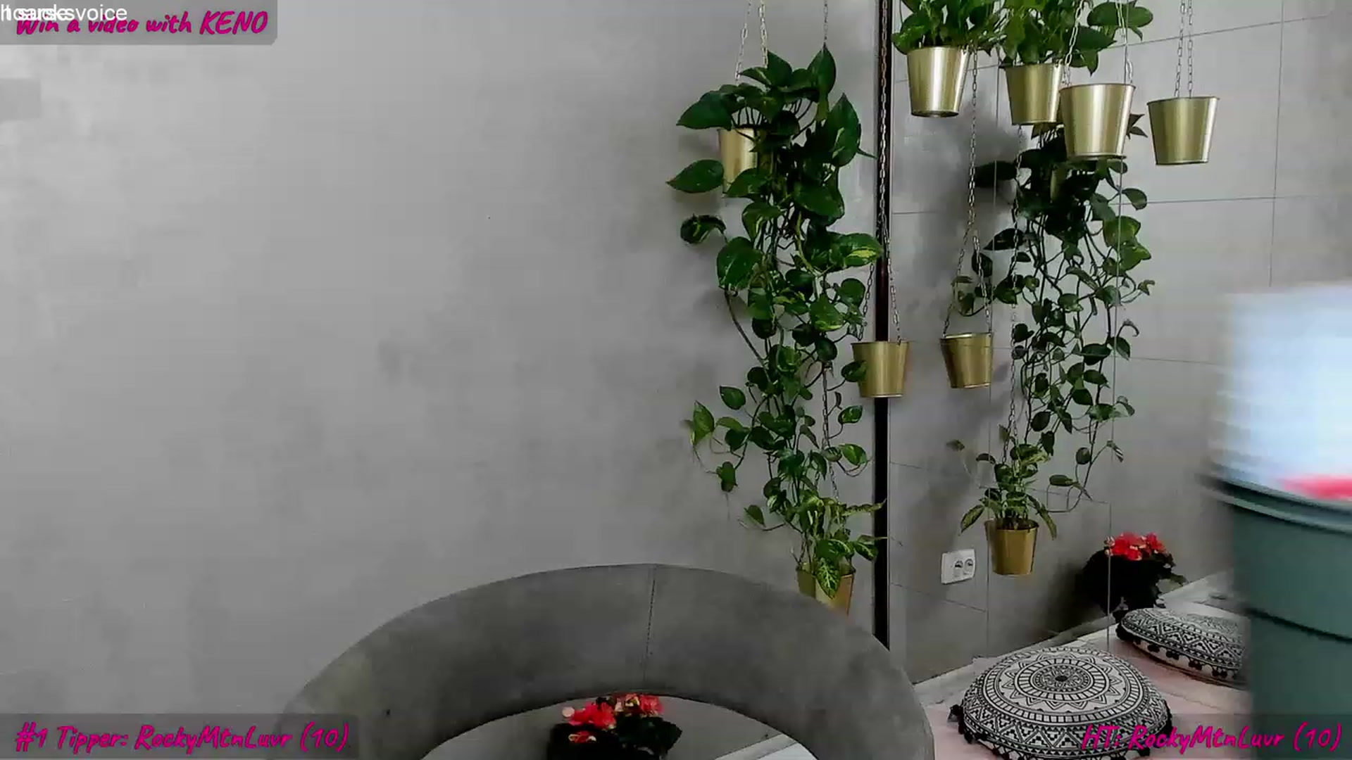 Gallery image thumbnail from FoxyLarysa's myfreecams stream on, 10/06/2023, 22:43 image 4 of 20