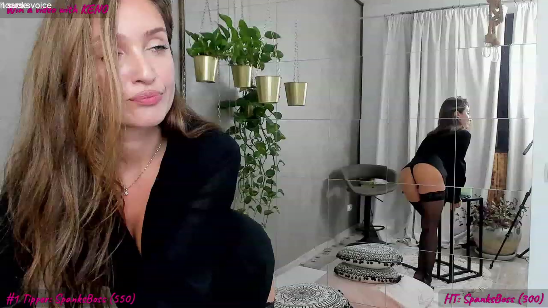 Gallery image thumbnail from FoxyLarysa's myfreecams stream on, 10/11/2023, 23:32 image 16 of 20