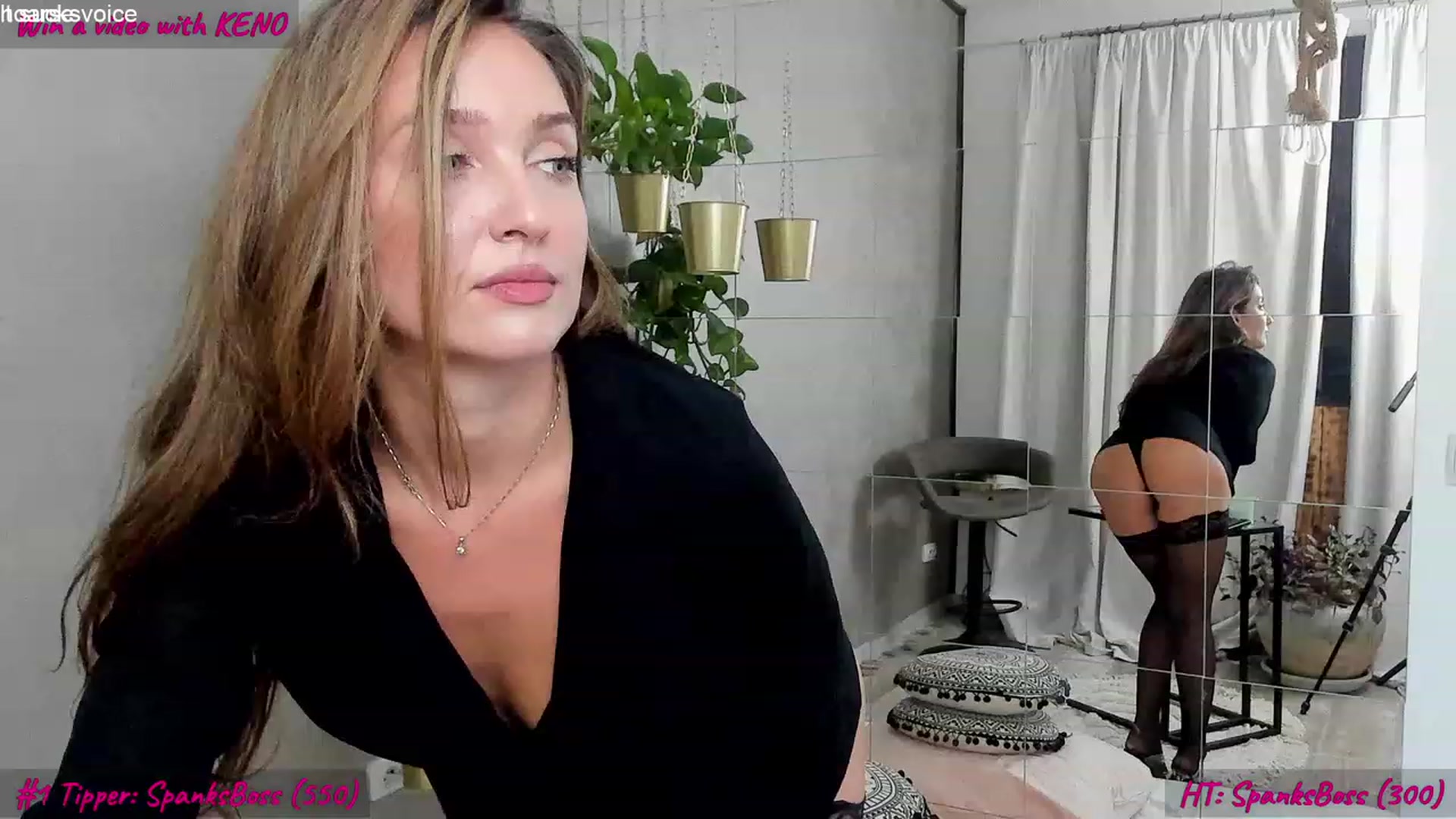 Gallery image thumbnail from FoxyLarysa's myfreecams stream on, 10/11/2023, 23:32 image 18 of 20