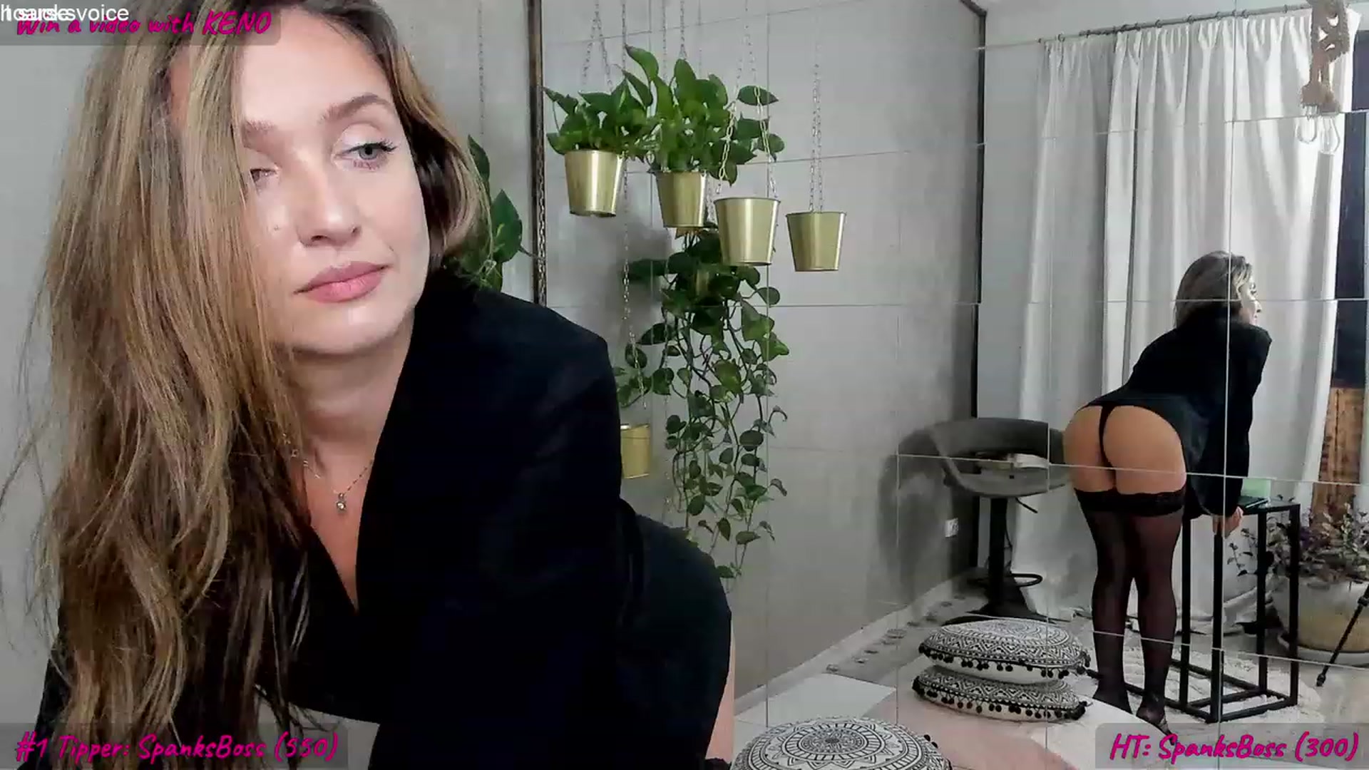 Gallery image thumbnail from FoxyLarysa's myfreecams stream on, 10/11/2023, 23:32 image 12 of 20