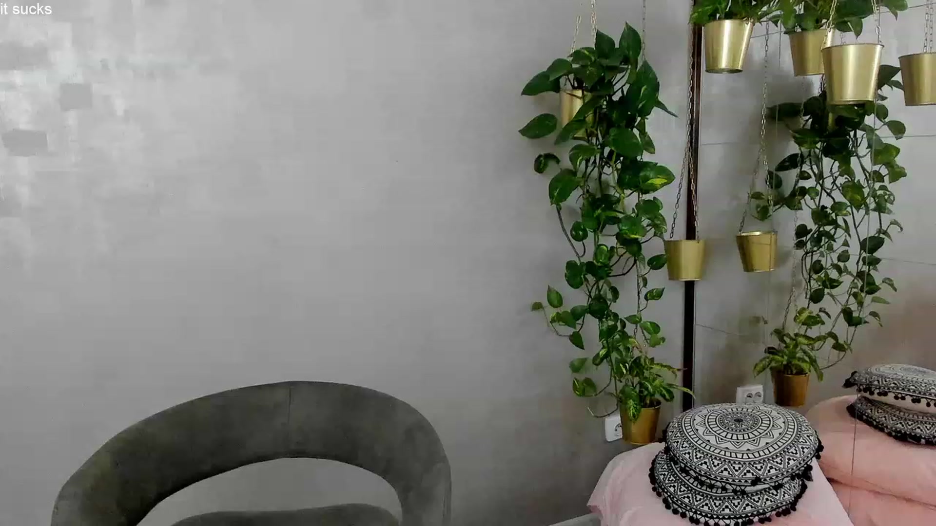Gallery image thumbnail from FoxyLarysa's myfreecams stream on, 10/20/2023, 05:42 image 6 of 20