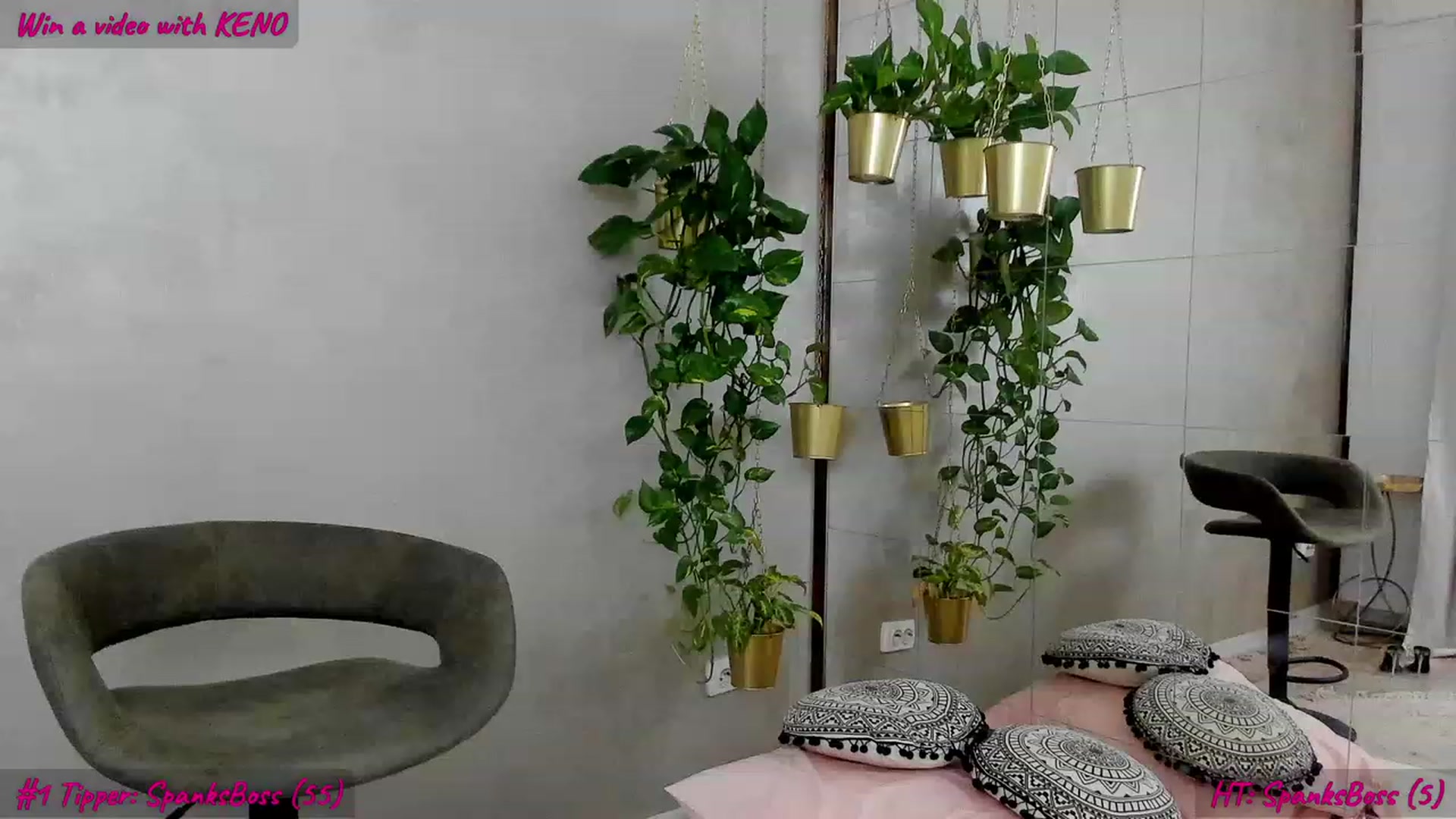 Gallery image thumbnail from FoxyLarysa's myfreecams stream on, 11/04/2023, 22:21 image 6 of 20