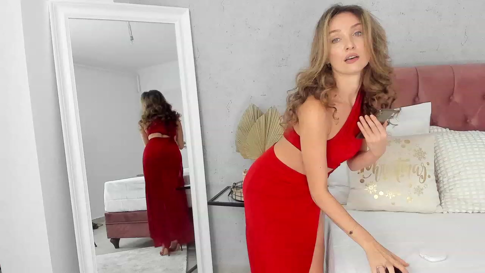 Gallery image thumbnail from FoxyLarysa's myfreecams stream on, 12/02/2023, 18:17 image 7 of 20