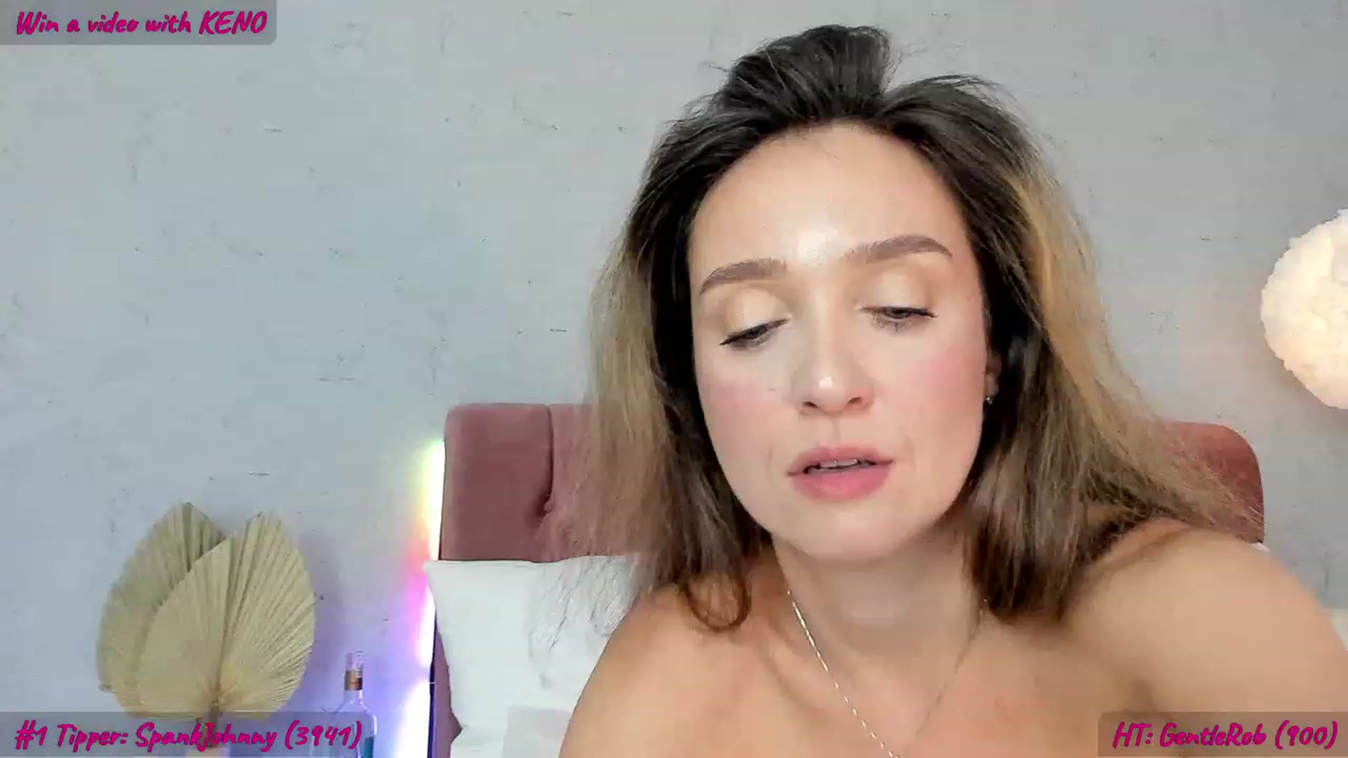 Gallery image thumbnail from FoxyLarysa's myfreecams stream on, 12/11/2023, 24:44 image 16 of 20