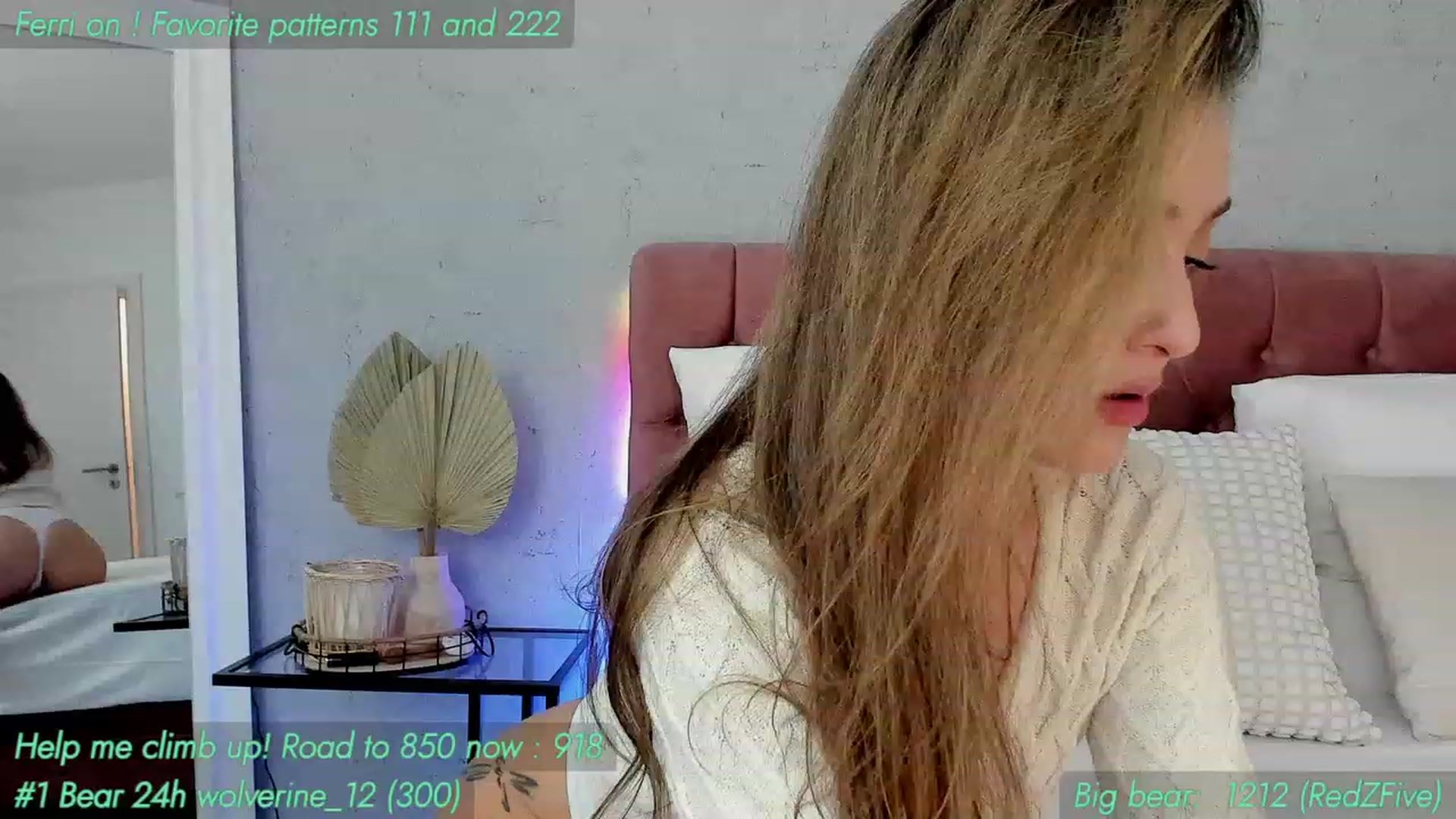 Gallery image thumbnail from FoxyLarysa's myfreecams stream on, 12/13/2023, 21:01 image 1 of 20