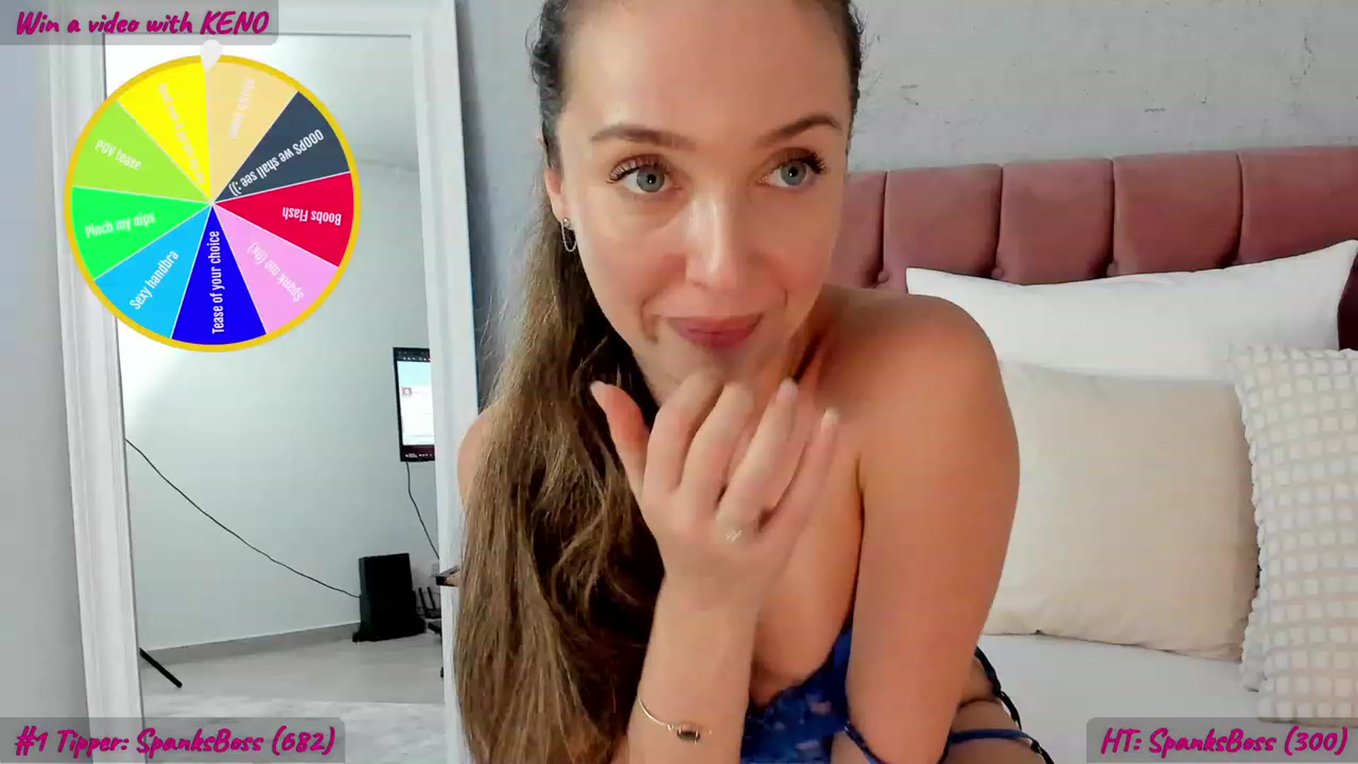Gallery image thumbnail from FoxyLarysa's myfreecams stream on, 12/17/2023, 01:02 image 9 of 20