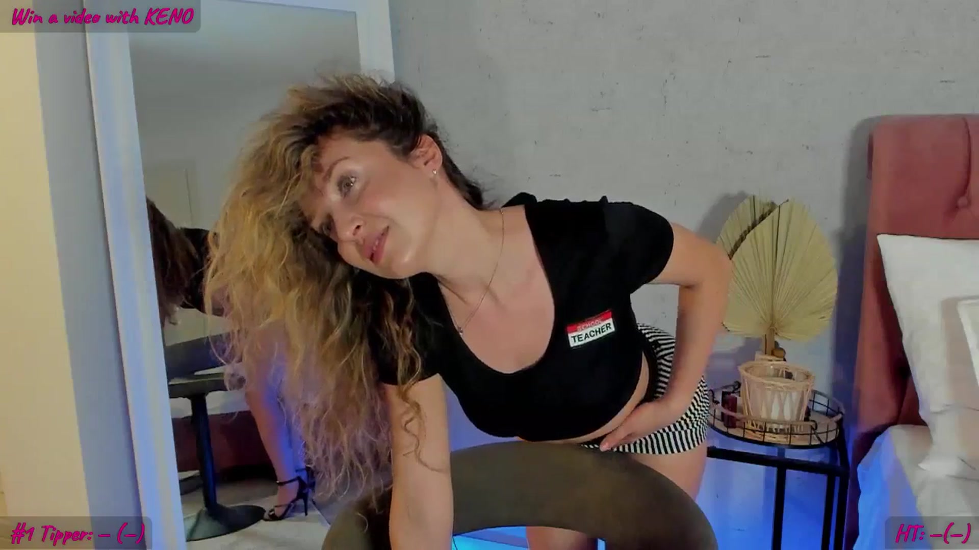 Gallery image thumbnail from FoxyLarysa's myfreecams stream on, 05/15/2024, 01:03 image 4 of 20