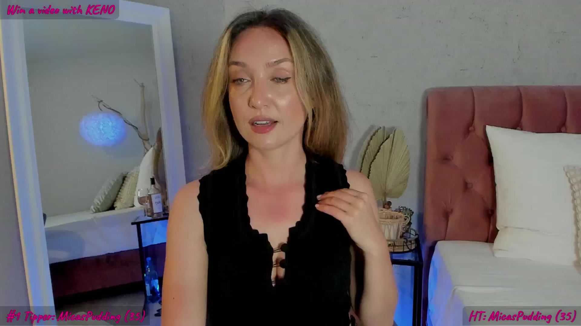 Gallery image thumbnail from FoxyLarysa's myfreecams stream on, 05/27/2024, 20:40 image 4 of 20