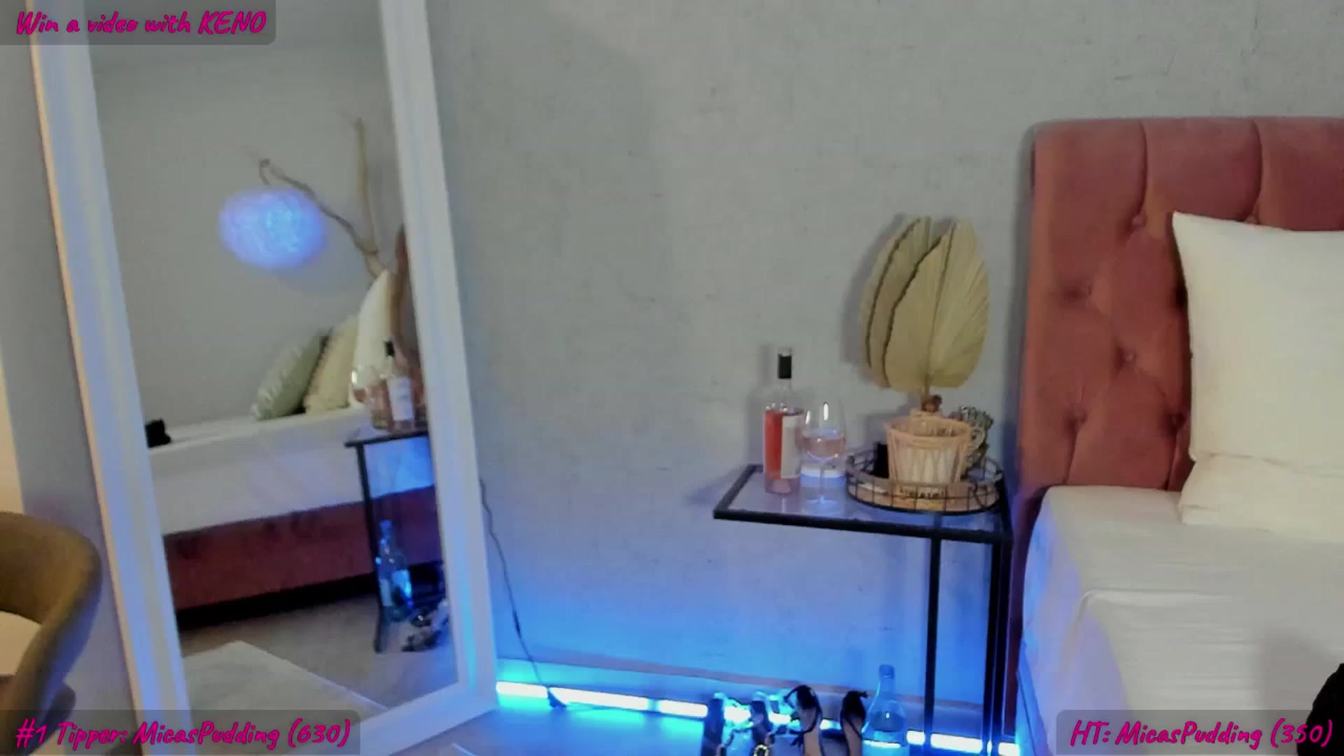 Gallery image thumbnail from FoxyLarysa's myfreecams stream on, 05/27/2024, 20:40 image 18 of 20