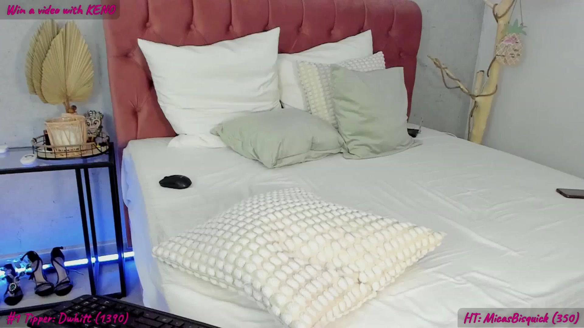 Gallery image thumbnail from FoxyLarysa's myfreecams stream on, 06/08/2024, 01:45 image 19 of 20