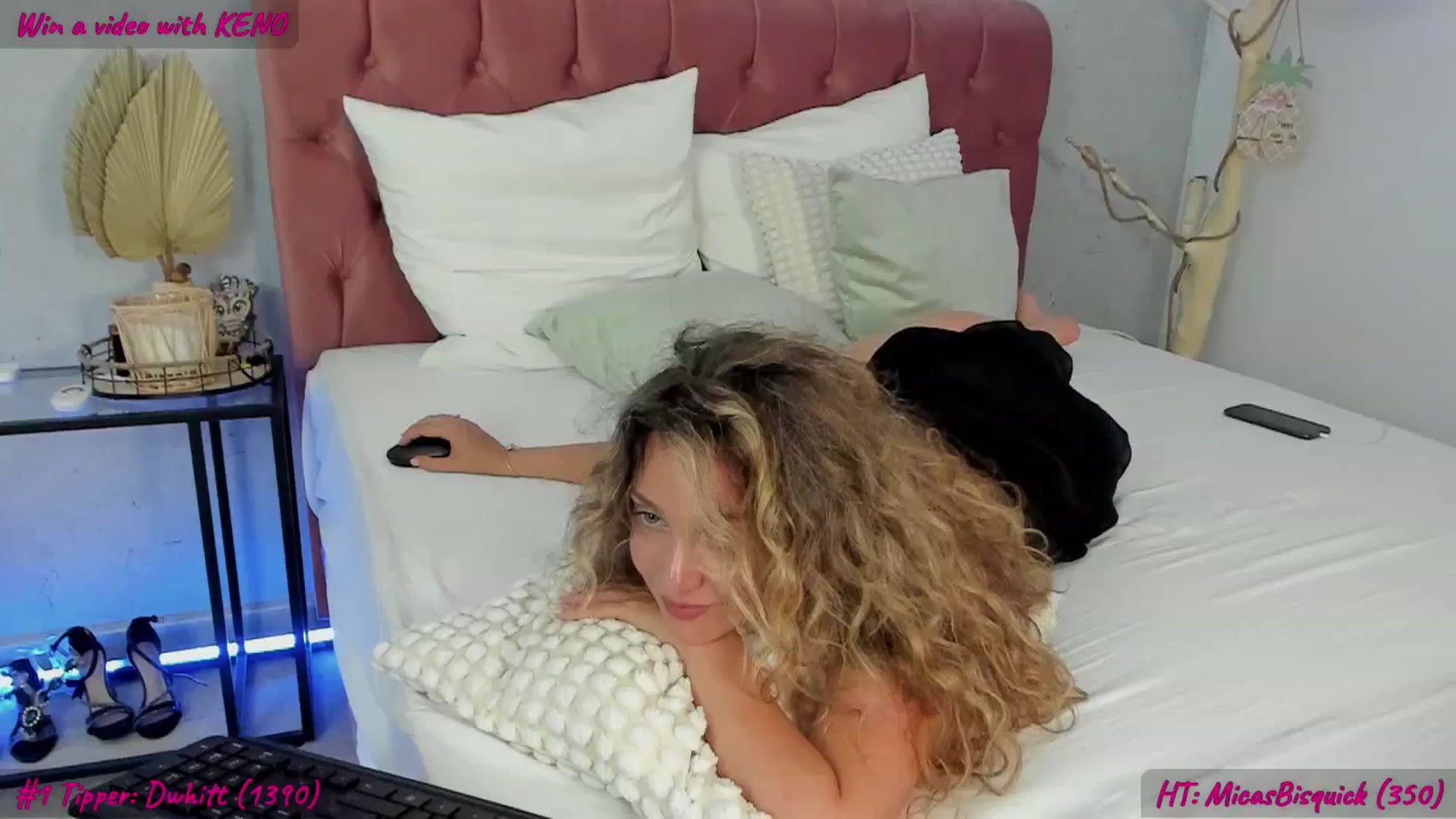 Gallery image thumbnail from FoxyLarysa's myfreecams stream on, 06/08/2024, 01:45 image 17 of 20