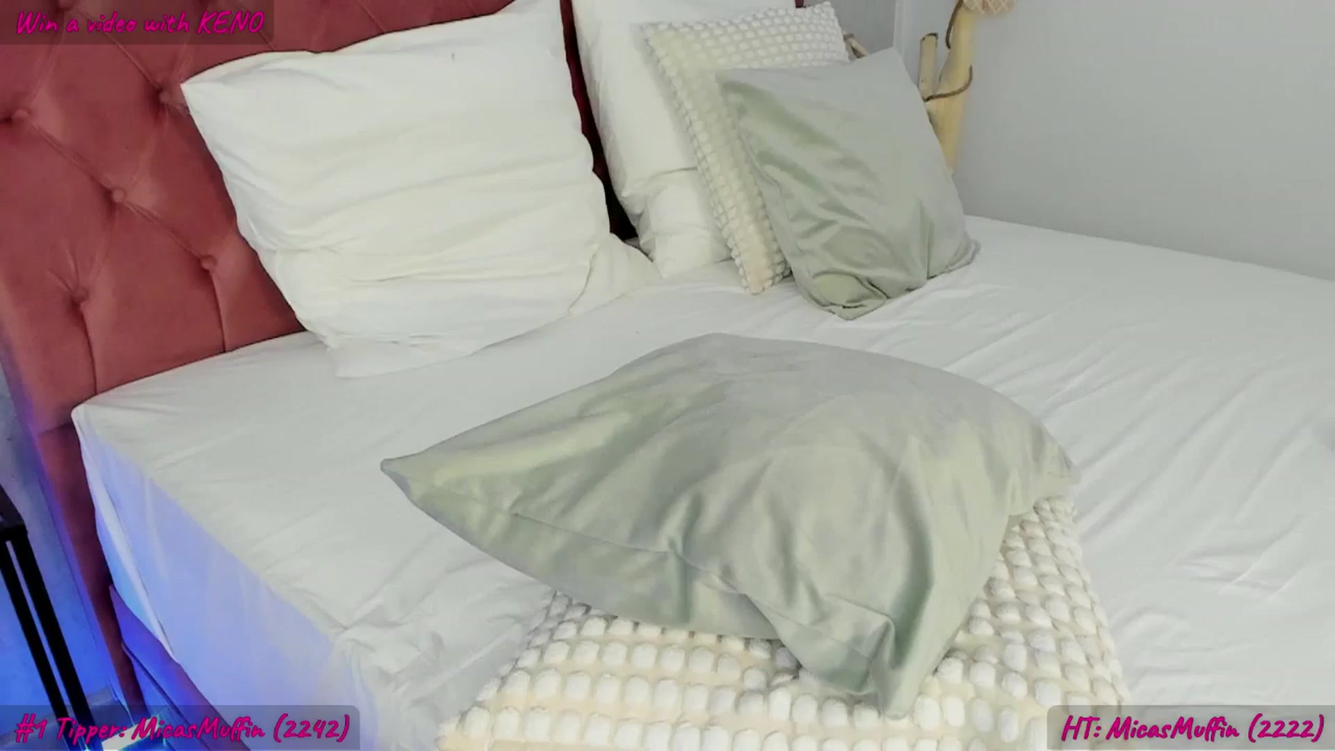Gallery image thumbnail from FoxyLarysa's myfreecams stream on, 06/08/2024, 23:50 image 18 of 20