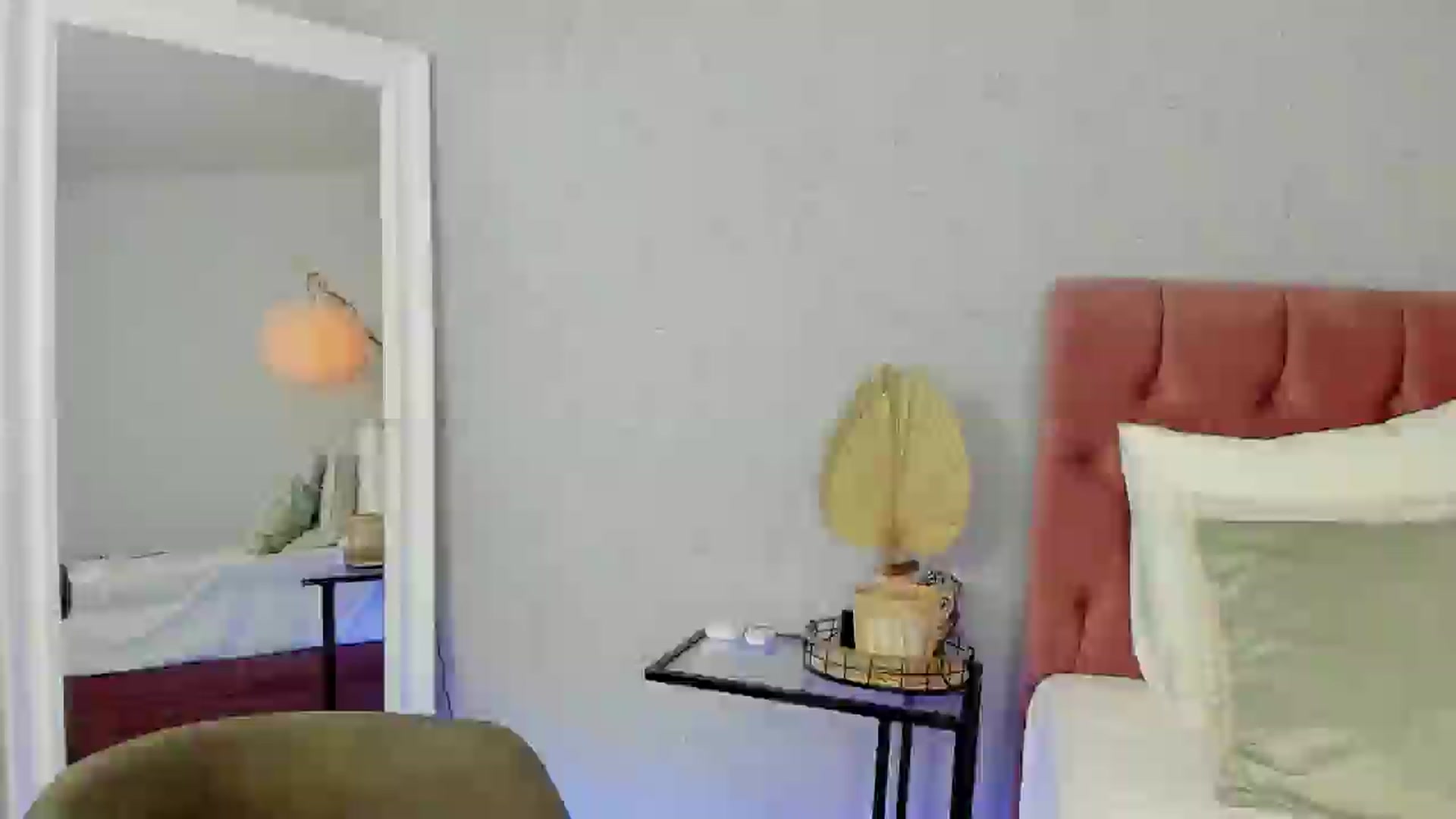 Gallery image thumbnail from FoxyLarysa's myfreecams stream on, 06/13/2024, 19:36 image 20 of 20