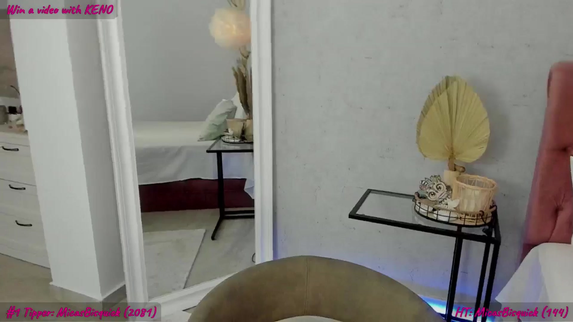 Gallery image thumbnail from FoxyLarysa's myfreecams stream on, 07/19/2024, 24:54 image 11 of 20