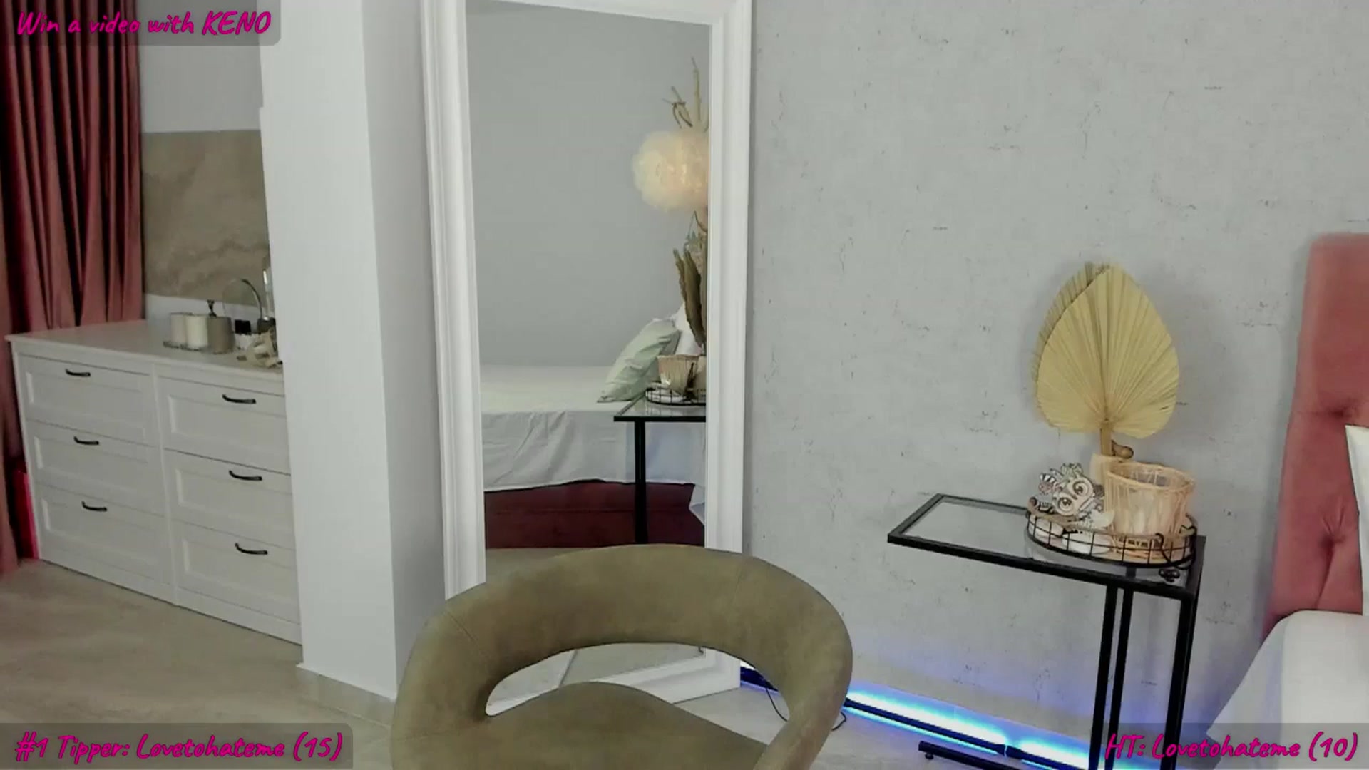 Gallery image thumbnail from FoxyLarysa's myfreecams stream on, 07/19/2024, 24:54 image 2 of 20