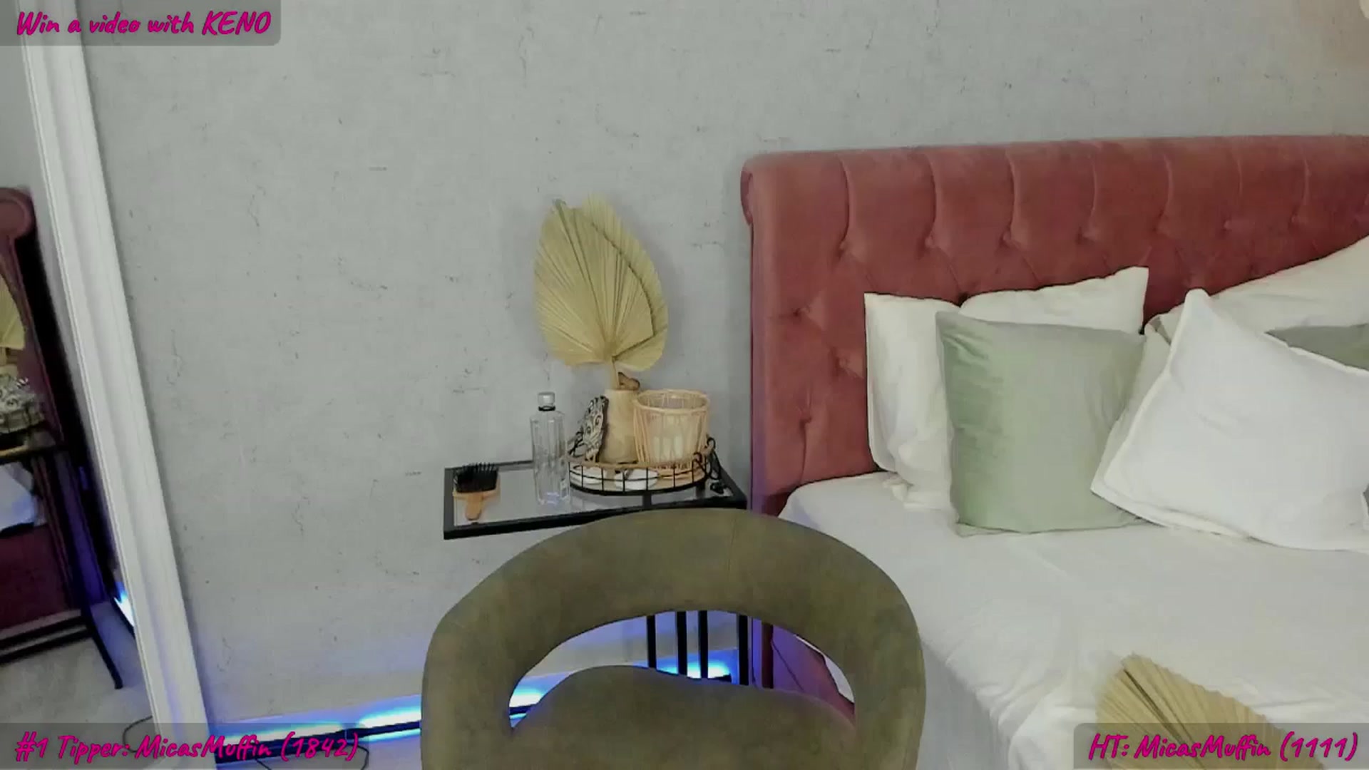 Gallery image thumbnail from FoxyLarysa's myfreecams stream on, 07/21/2024, 04:39 image 16 of 20