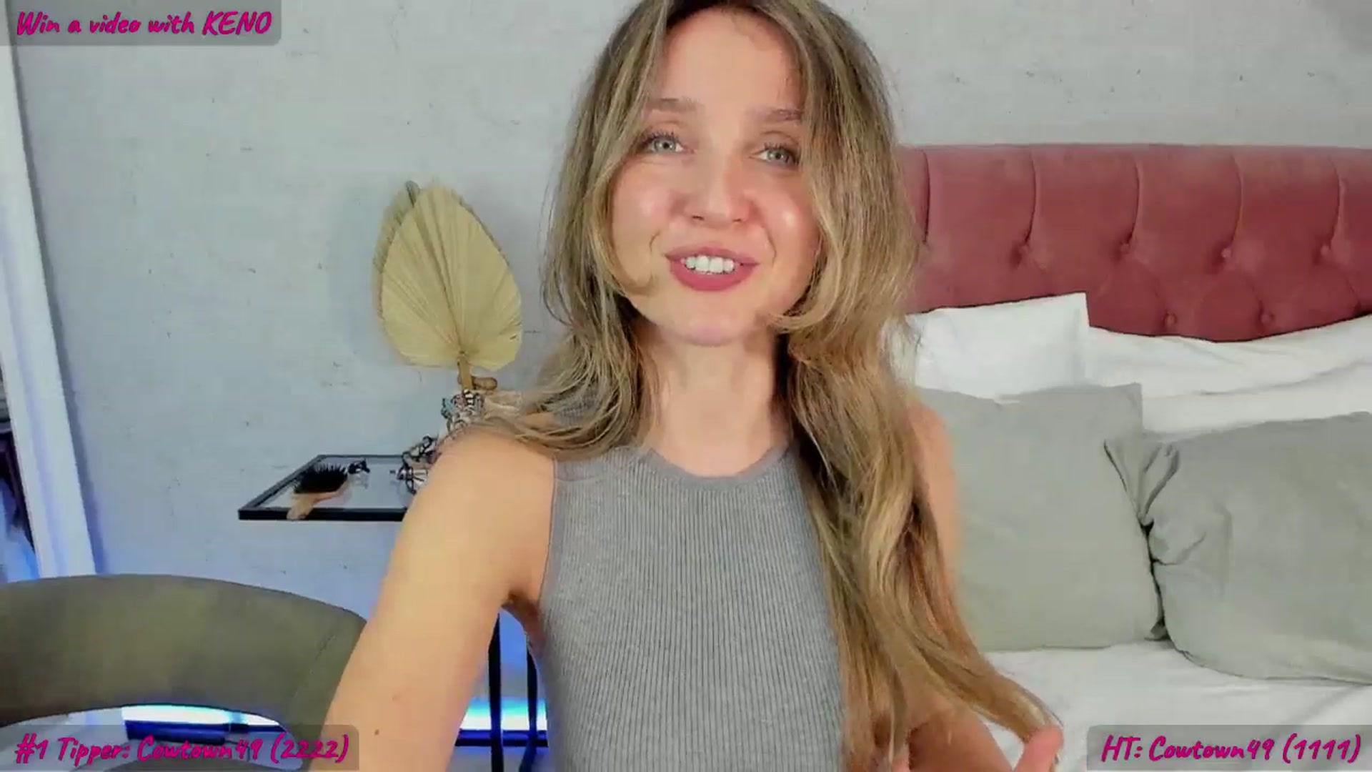 Gallery image thumbnail from FoxyLarysa's myfreecams stream on, 12/18/2024, 23:36 image 11 of 20