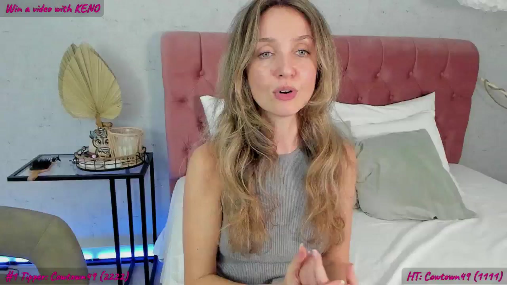 Gallery image thumbnail from FoxyLarysa's myfreecams stream on, 12/18/2024, 23:36 image 1 of 20