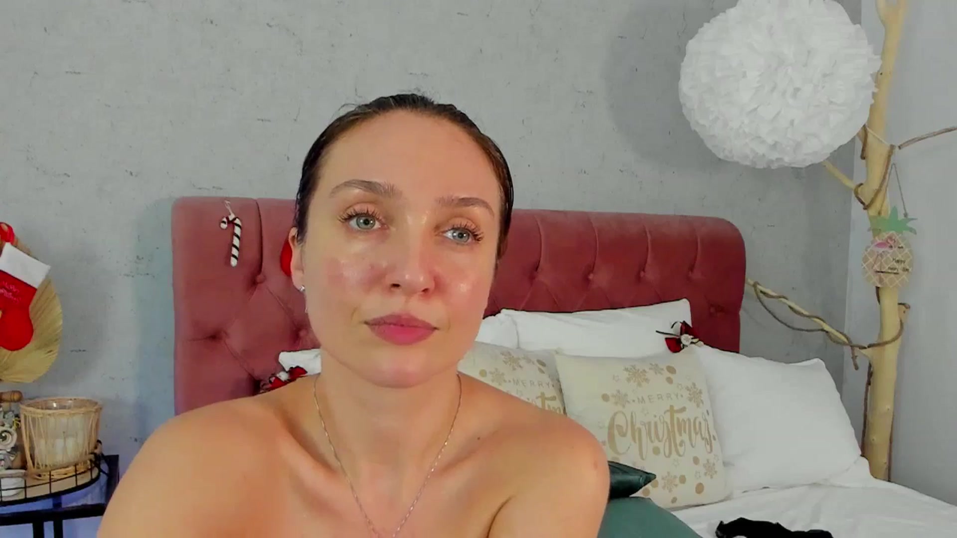 Gallery image thumbnail from FoxyLarysa's myfreecams stream on, 01/03/2025, 22:29 image 3 of 20