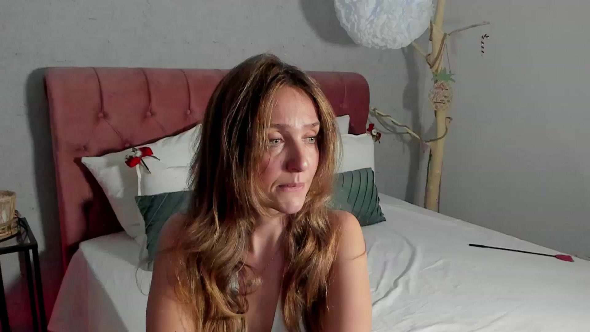 Gallery image thumbnail from FoxyLarysa's myfreecams stream on, 01/13/2025, 24:04 image 18 of 20
