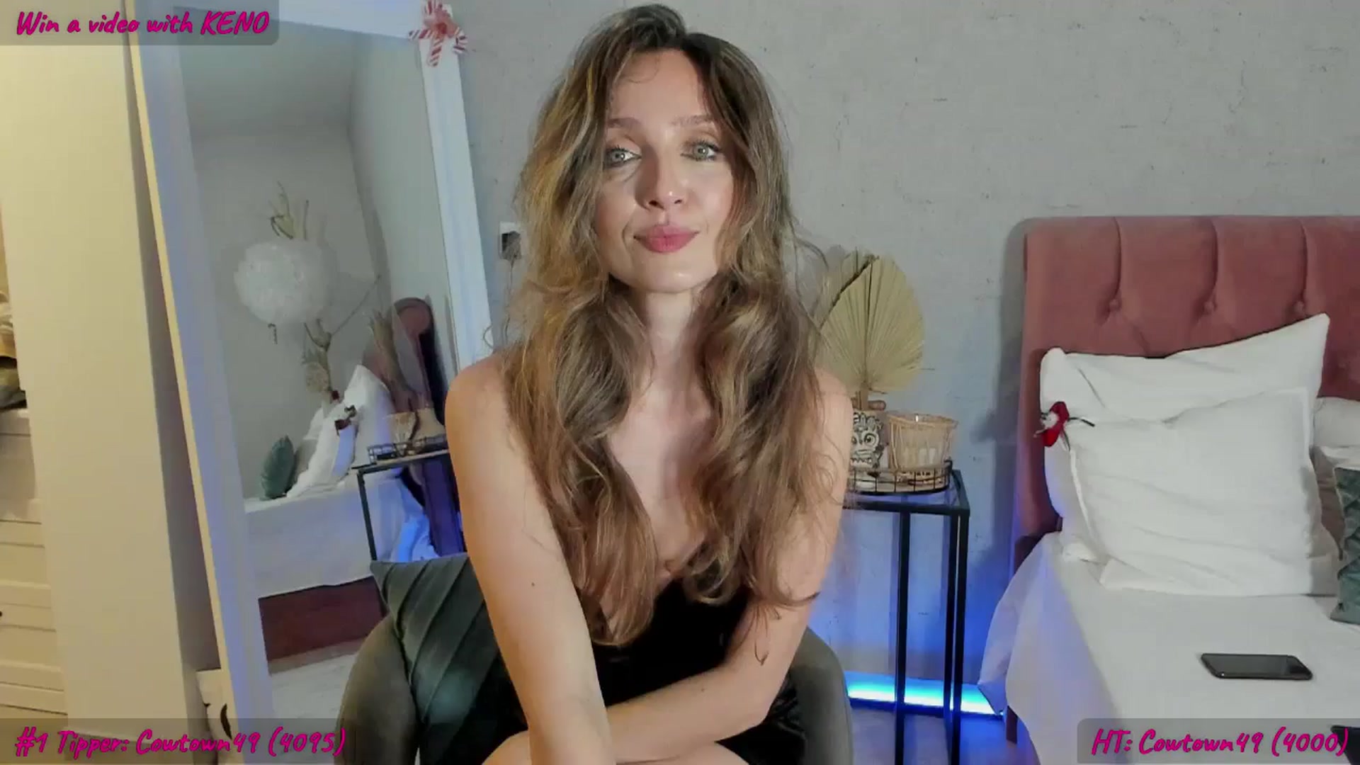 Gallery image thumbnail from FoxyLarysa's myfreecams stream on, 02/19/2025, 24:17 image 16 of 20