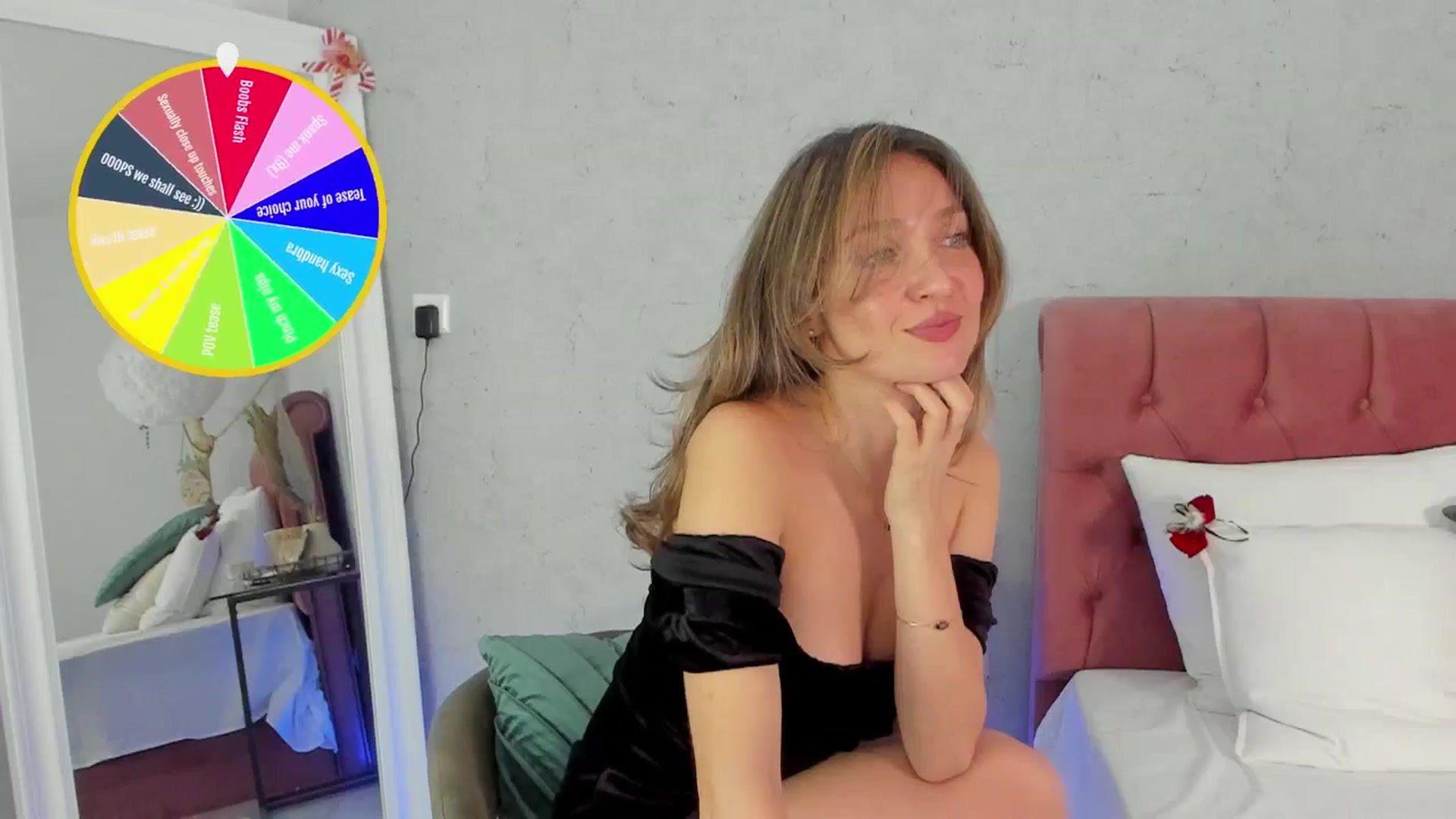 Gallery image thumbnail from FoxyLarysa's myfreecams stream on, 02/25/2025, 20:51 image 2 of 20