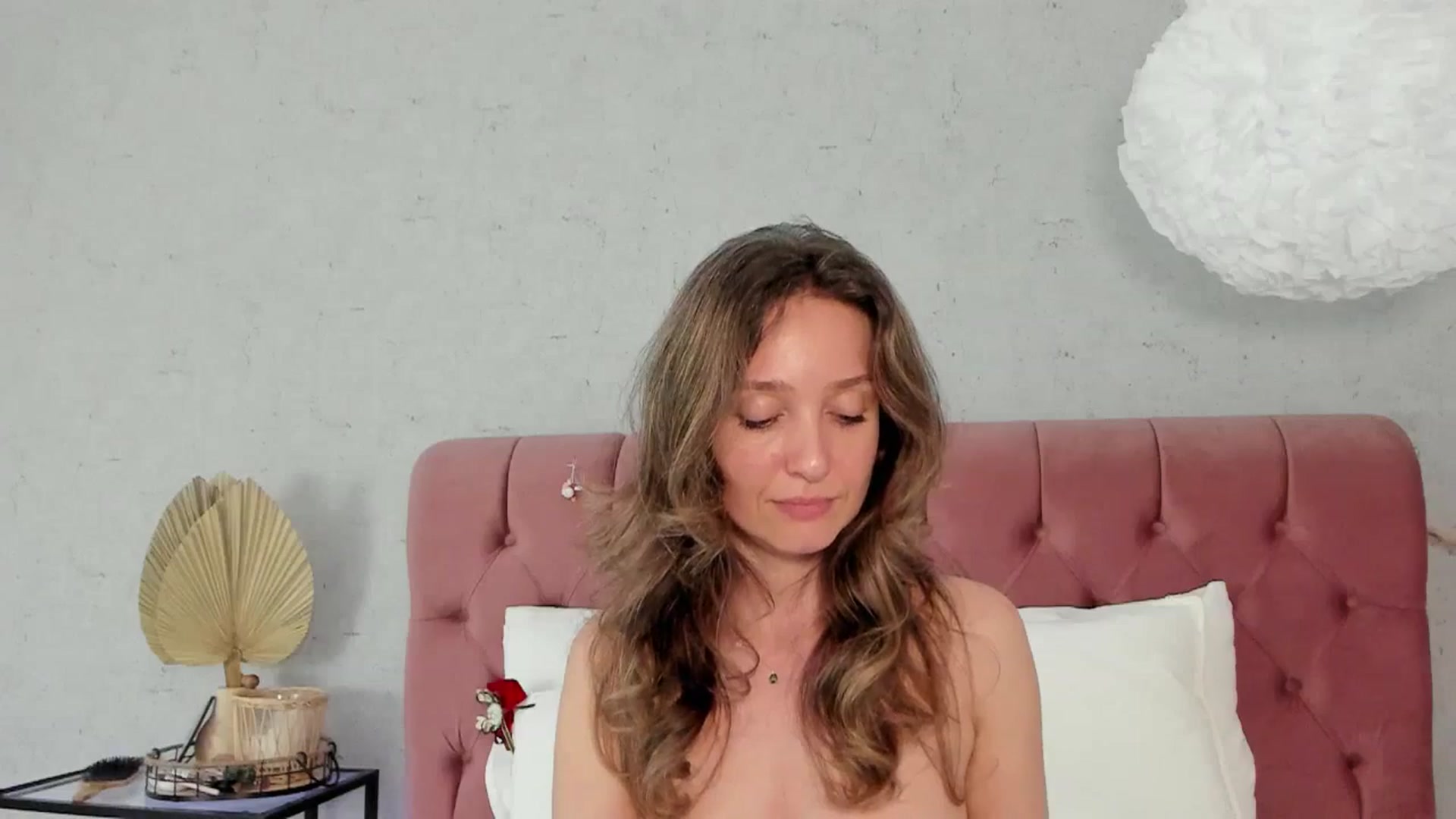 Gallery image thumbnail from FoxyLarysa's myfreecams stream on, 05/17/2025, 23:13 image 2 of 20