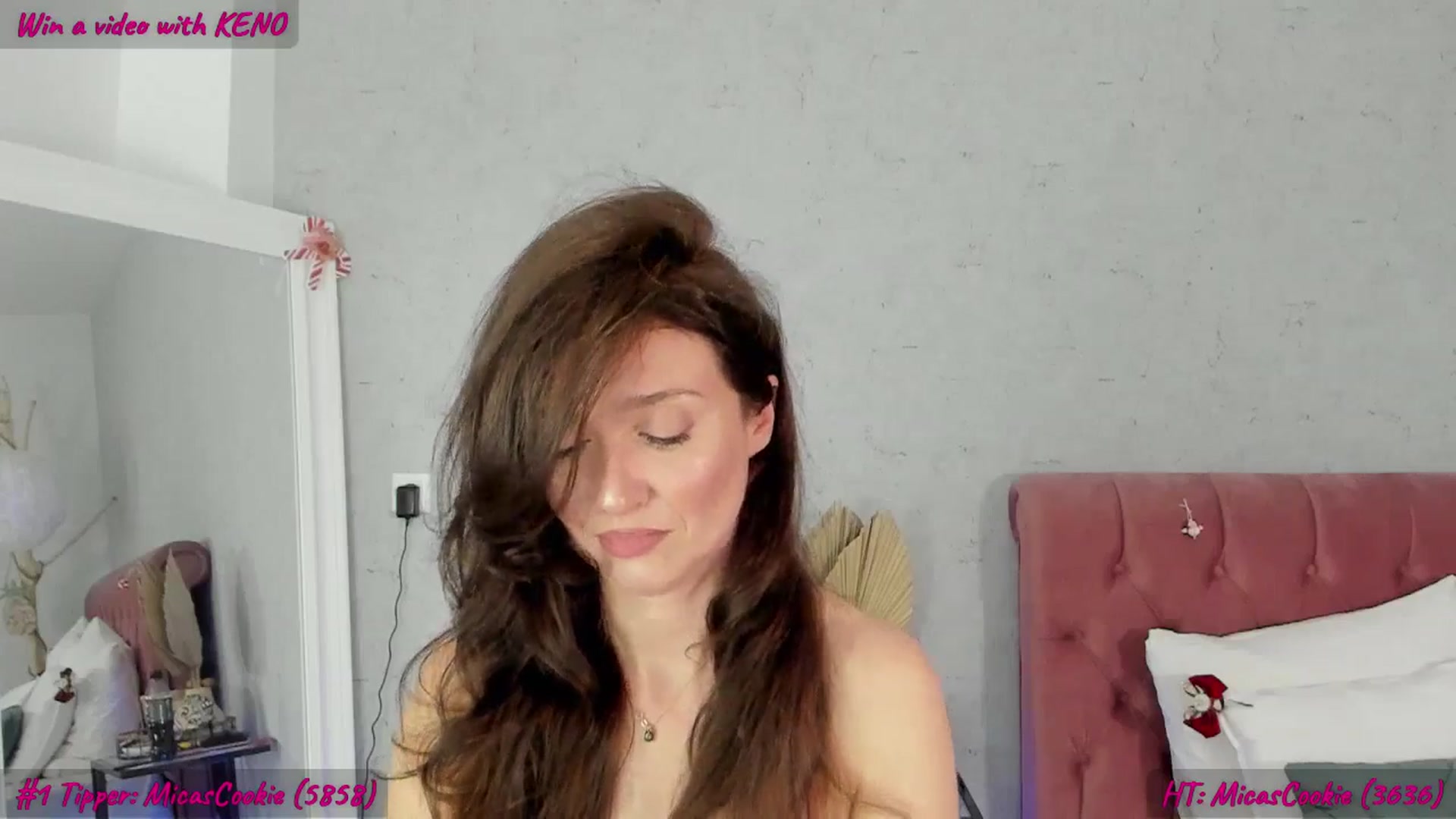 Gallery image thumbnail from FoxyLarysa's myfreecams stream on, 05/25/2025, 22:18 image 17 of 20