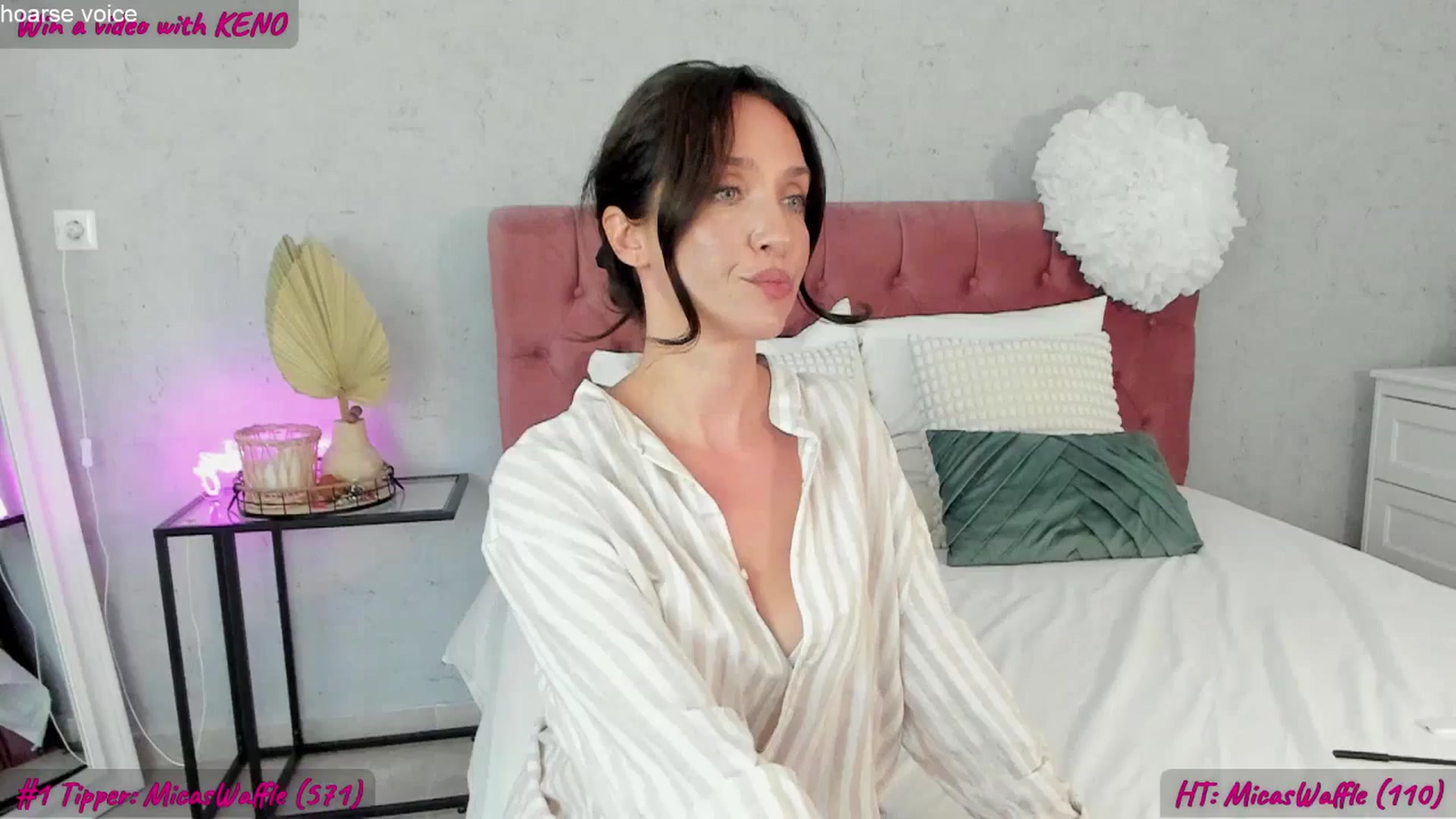 Gallery image thumbnail from FoxyLarysa's myfreecams stream on, 08/07/2025, 05:30 image 3 of 20