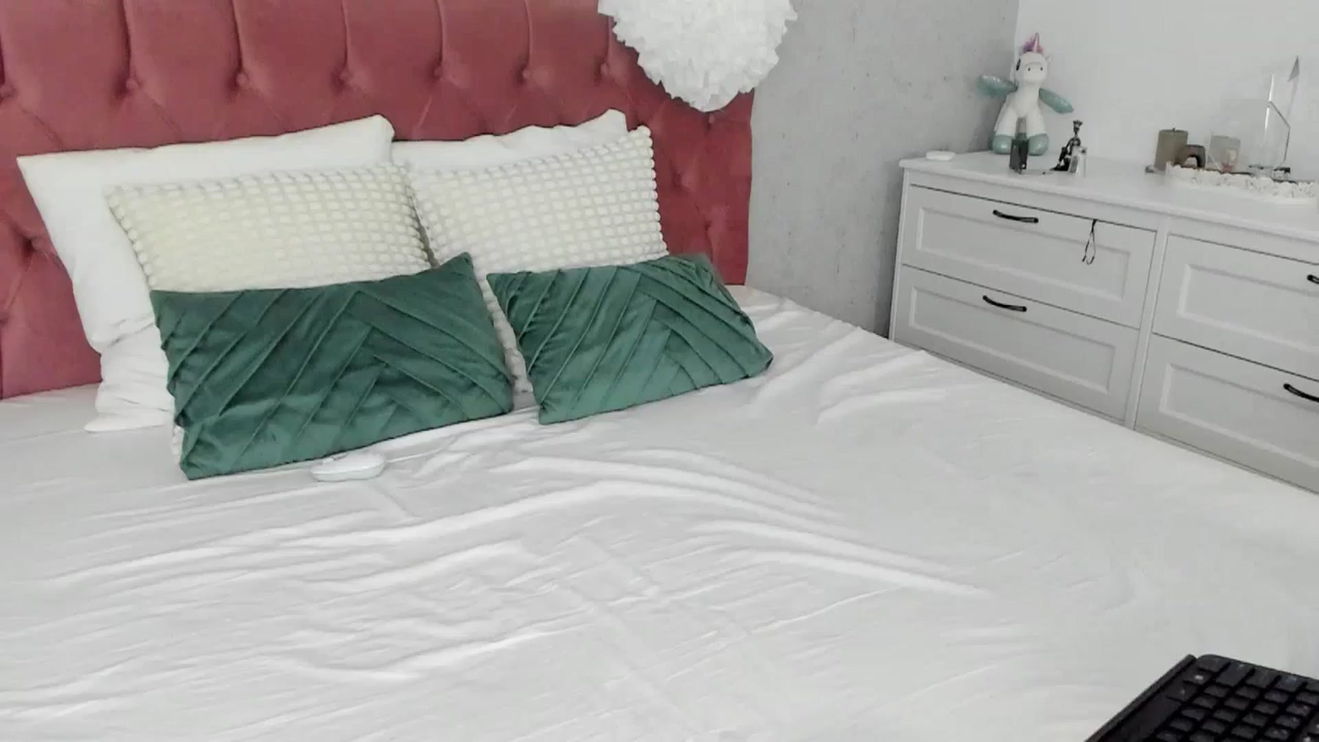 Gallery image thumbnail from FoxyLarysa's myfreecams stream on, 10/11/2025, 23:04 image 6 of 20