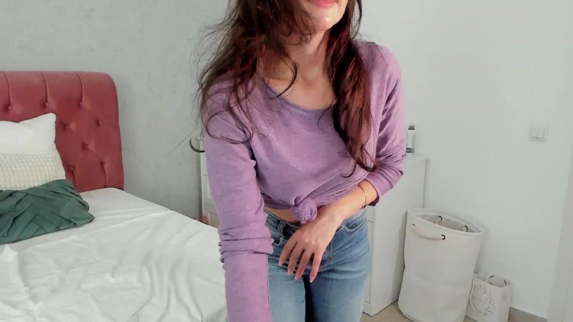 Gallery image thumbnail from FoxyLarysa's myfreecams stream on, 01/10/2026, 07:53 image 15 of 20